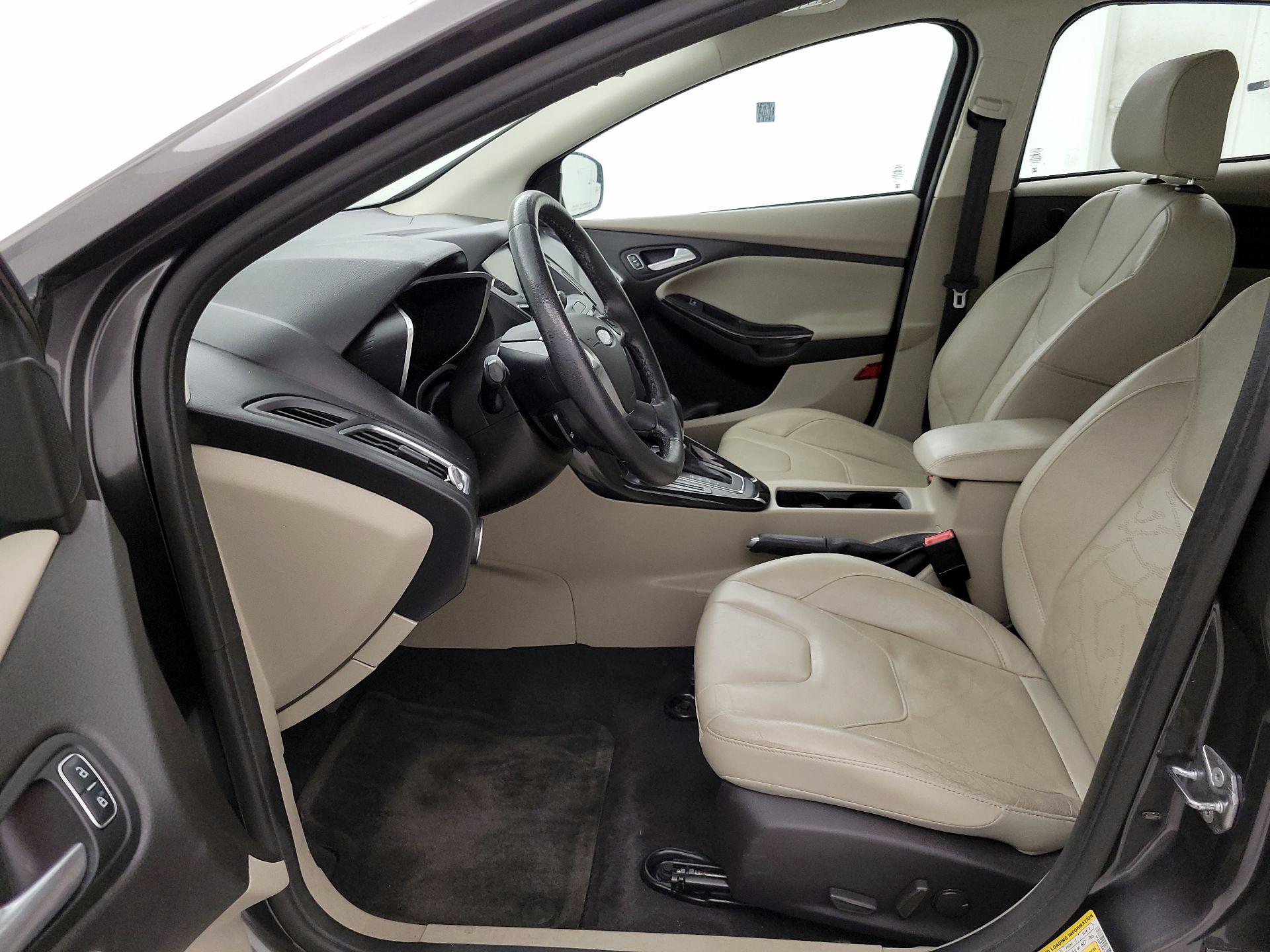 Thumbnail: 2015 Ford Focus - 11