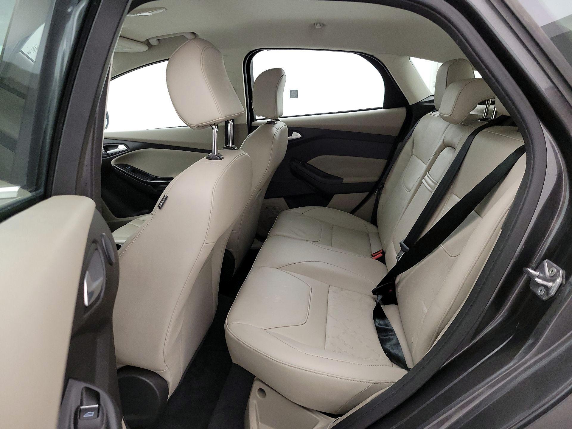 Thumbnail: 2015 Ford Focus - 19