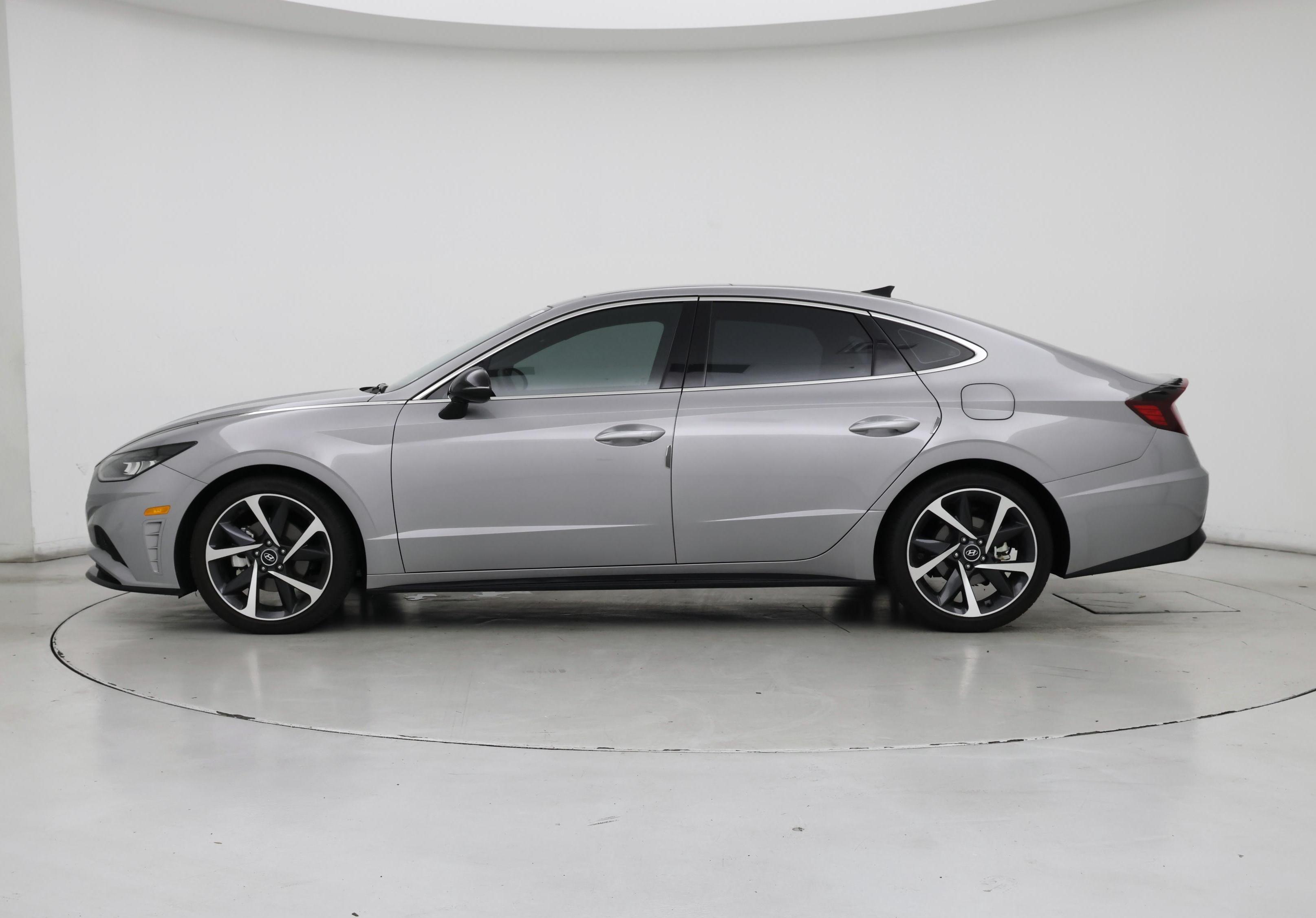 Thumbnail: 2023 Hyundai Sonata - 3