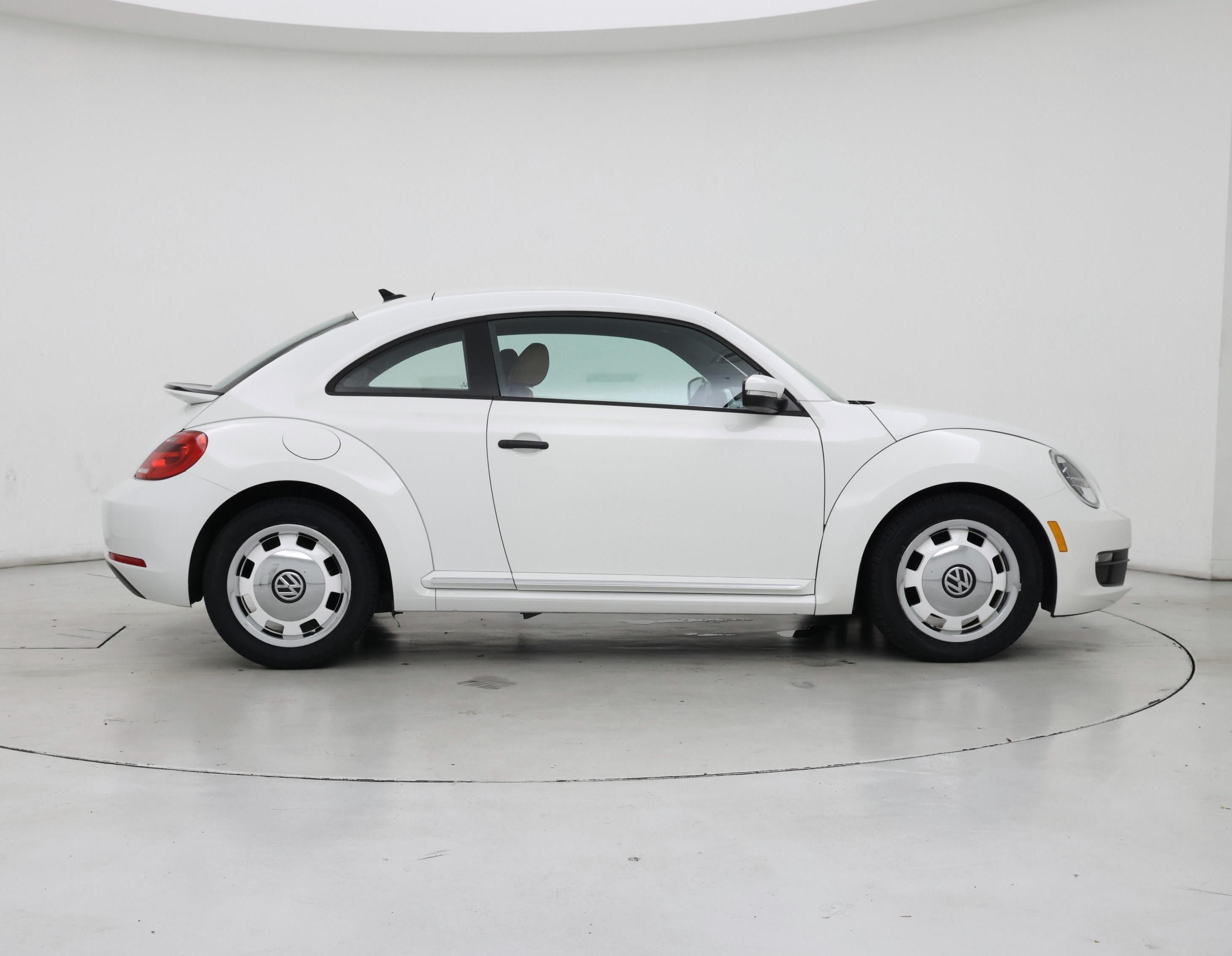Thumbnail: 2015 Volkswagen Beetle - 7