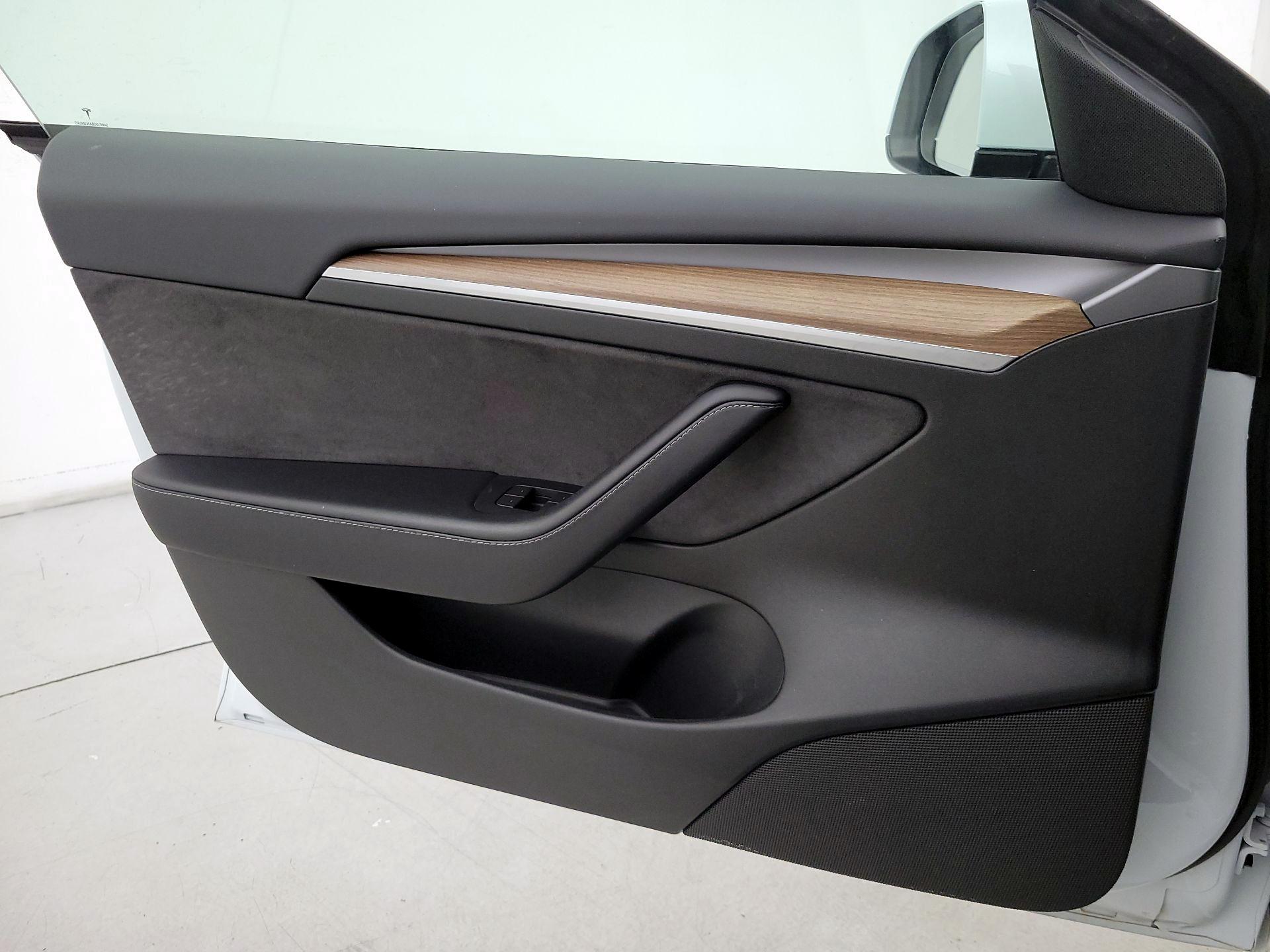 Thumbnail: 2023 Tesla Model 3 - 12