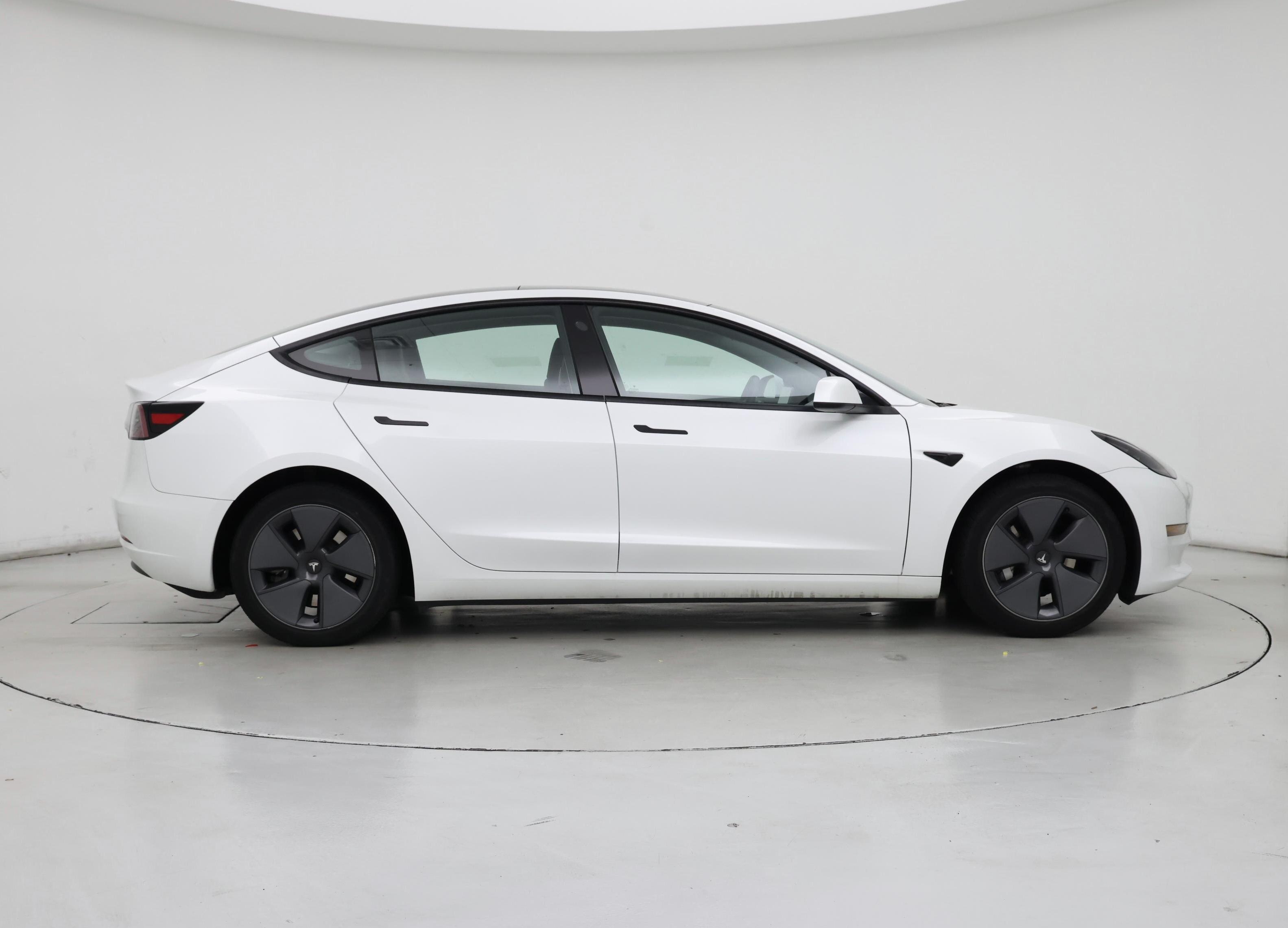 Thumbnail: 2023 Tesla Model 3 - 7