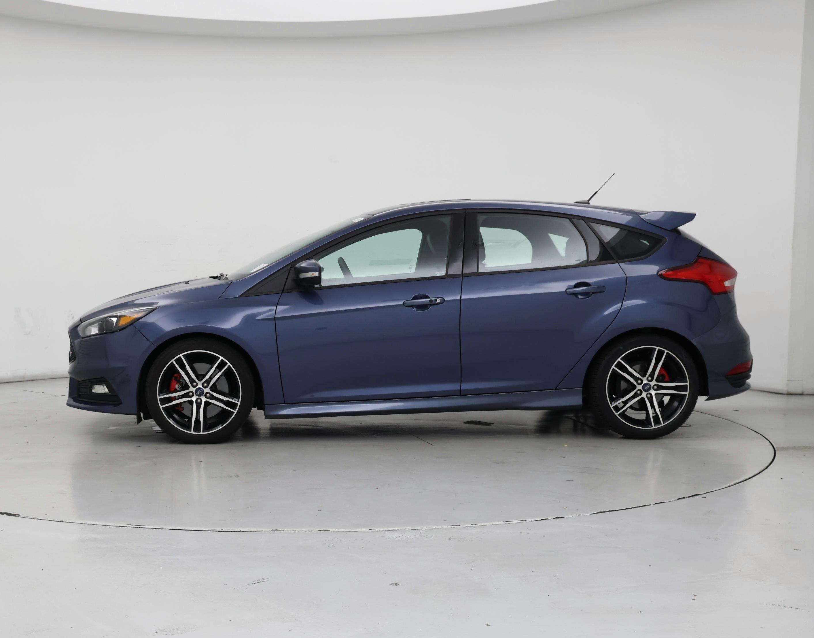 Thumbnail: 2018 Ford Focus - 3