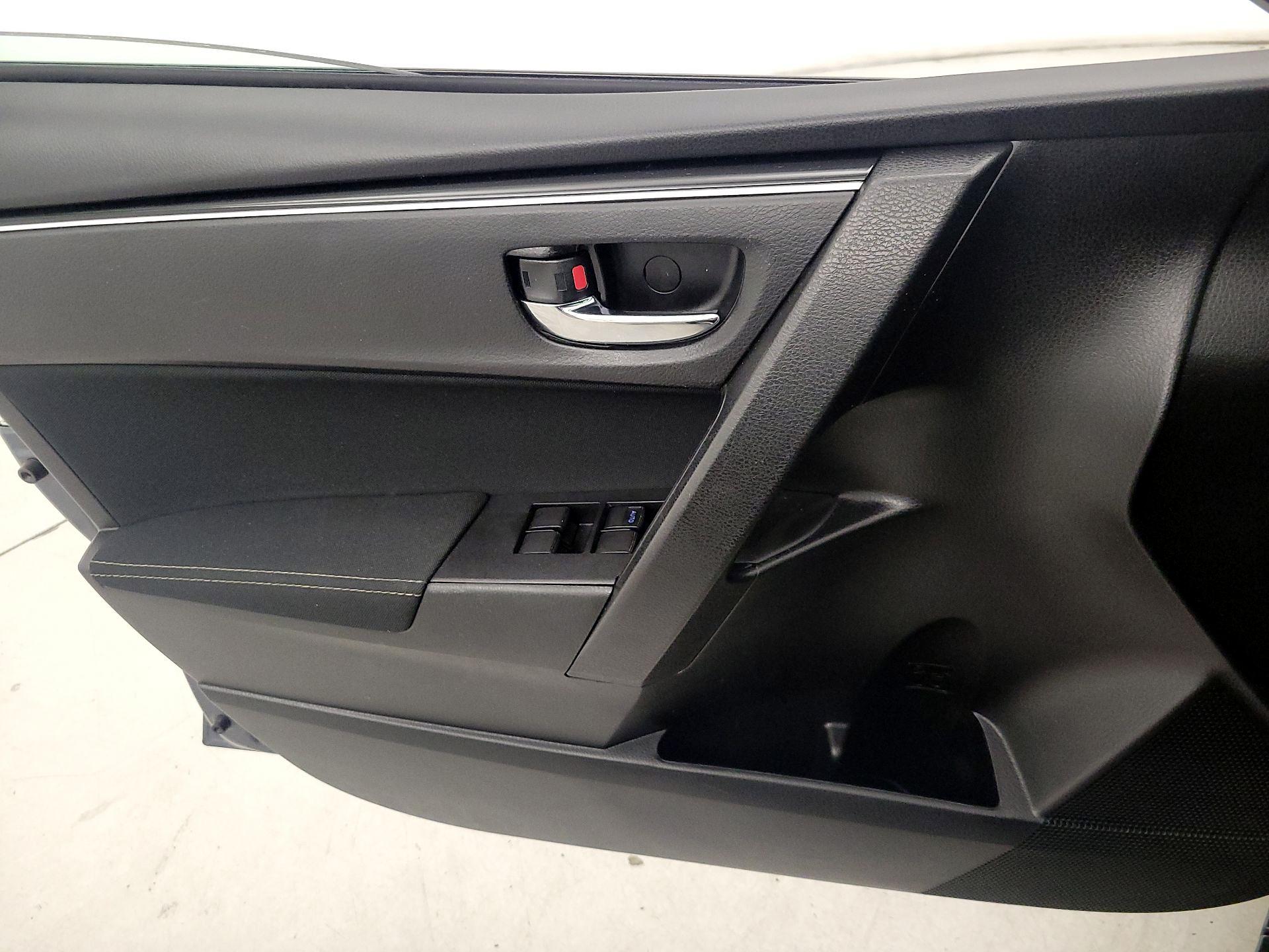 Thumbnail: 2019 Toyota Corolla - 12