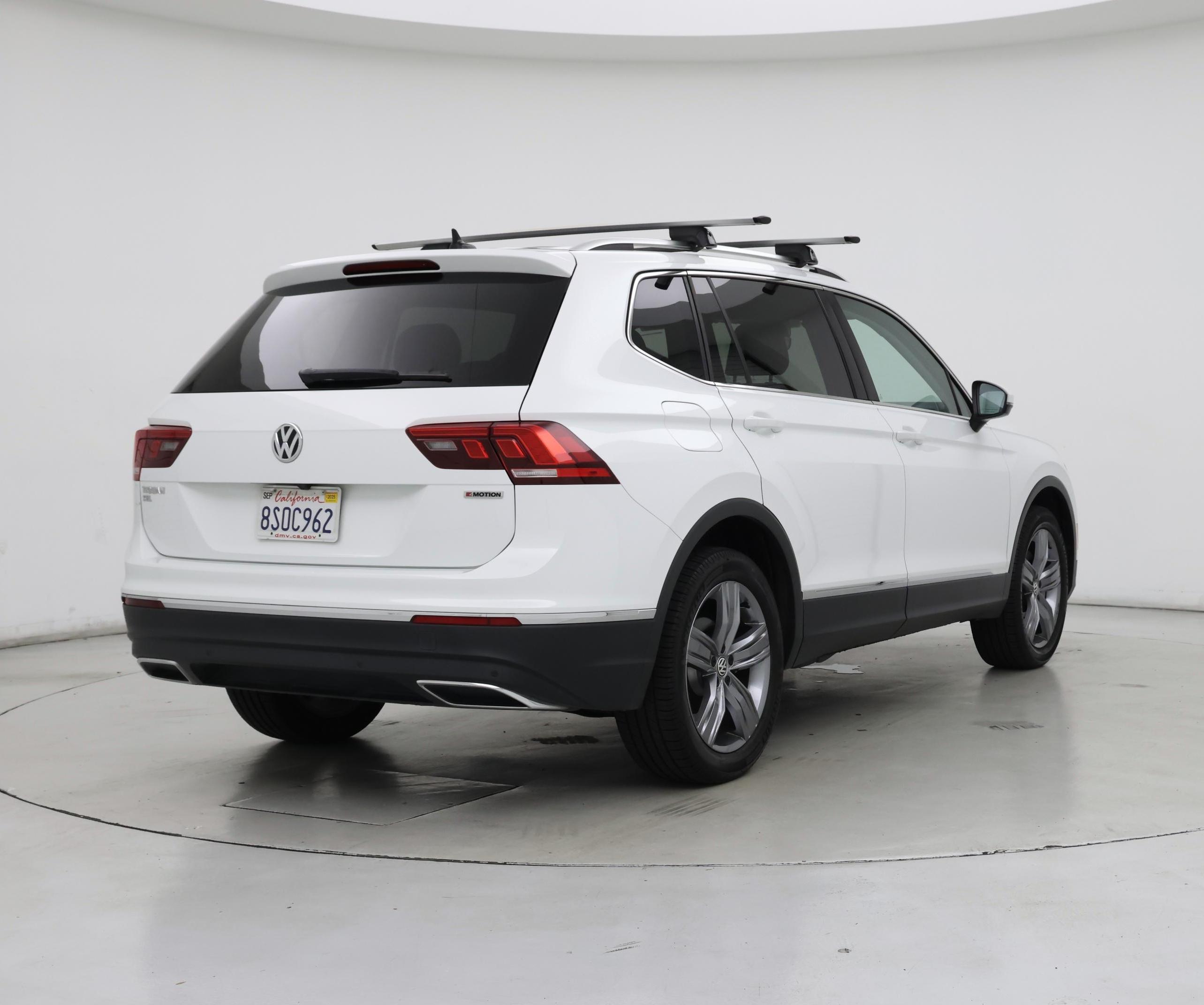 Thumbnail: 2020 Volkswagen Tiguan - 8