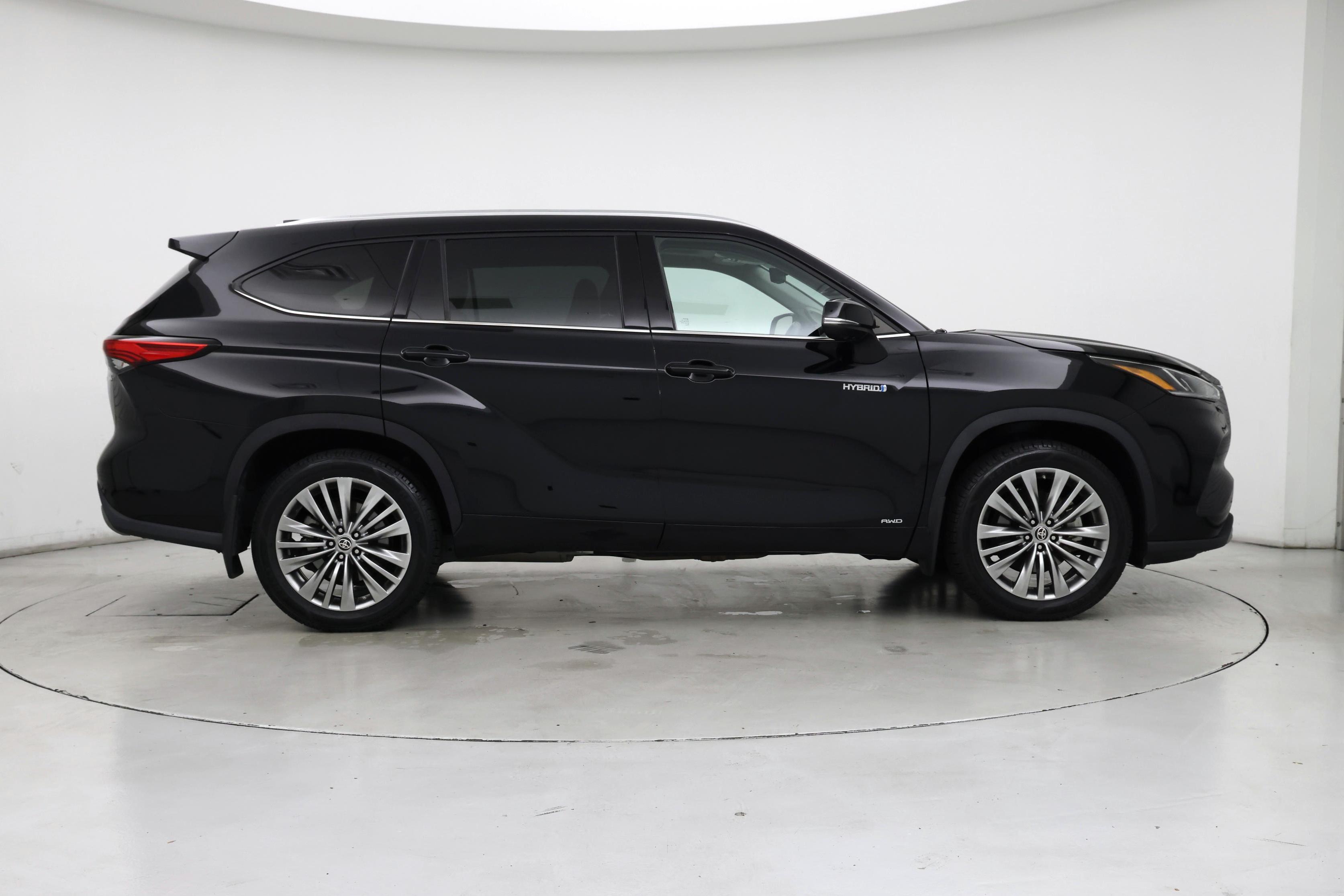 Thumbnail: 2021 Toyota Highlander - 7