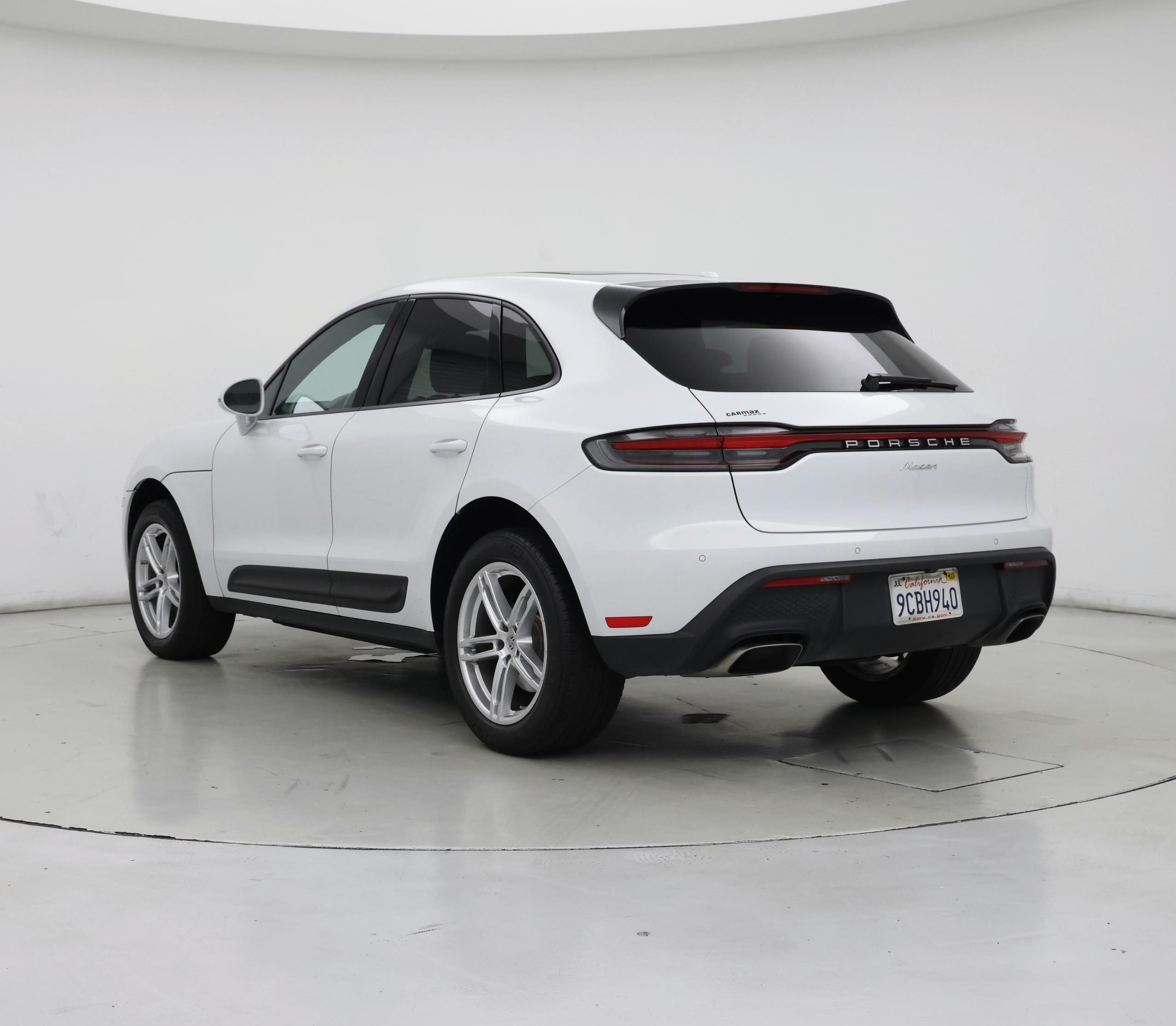 Thumbnail: 2022 Porsche Macan - 2
