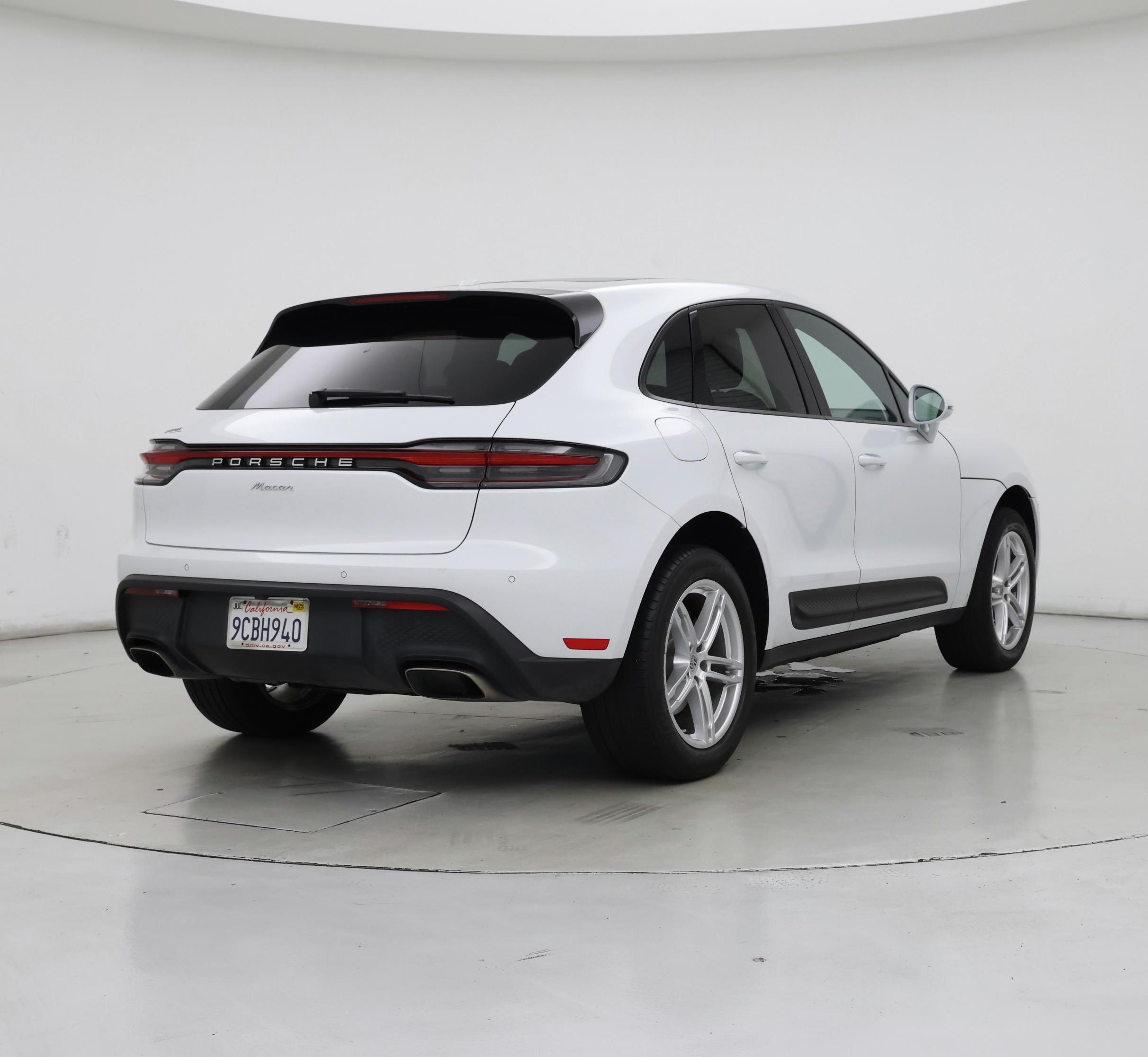 Thumbnail: 2022 Porsche Macan - 8