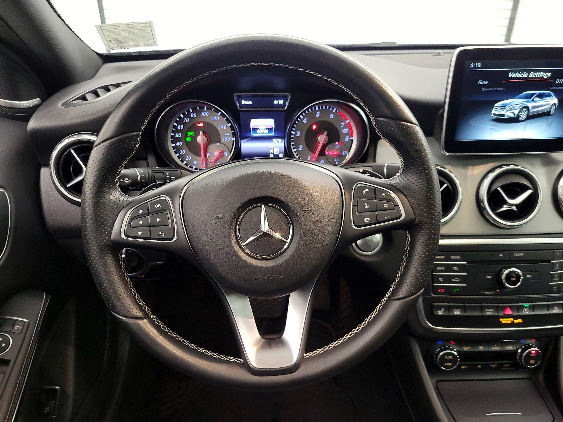 Thumbnail: 2016 Mercedes-Benz GLA - 10