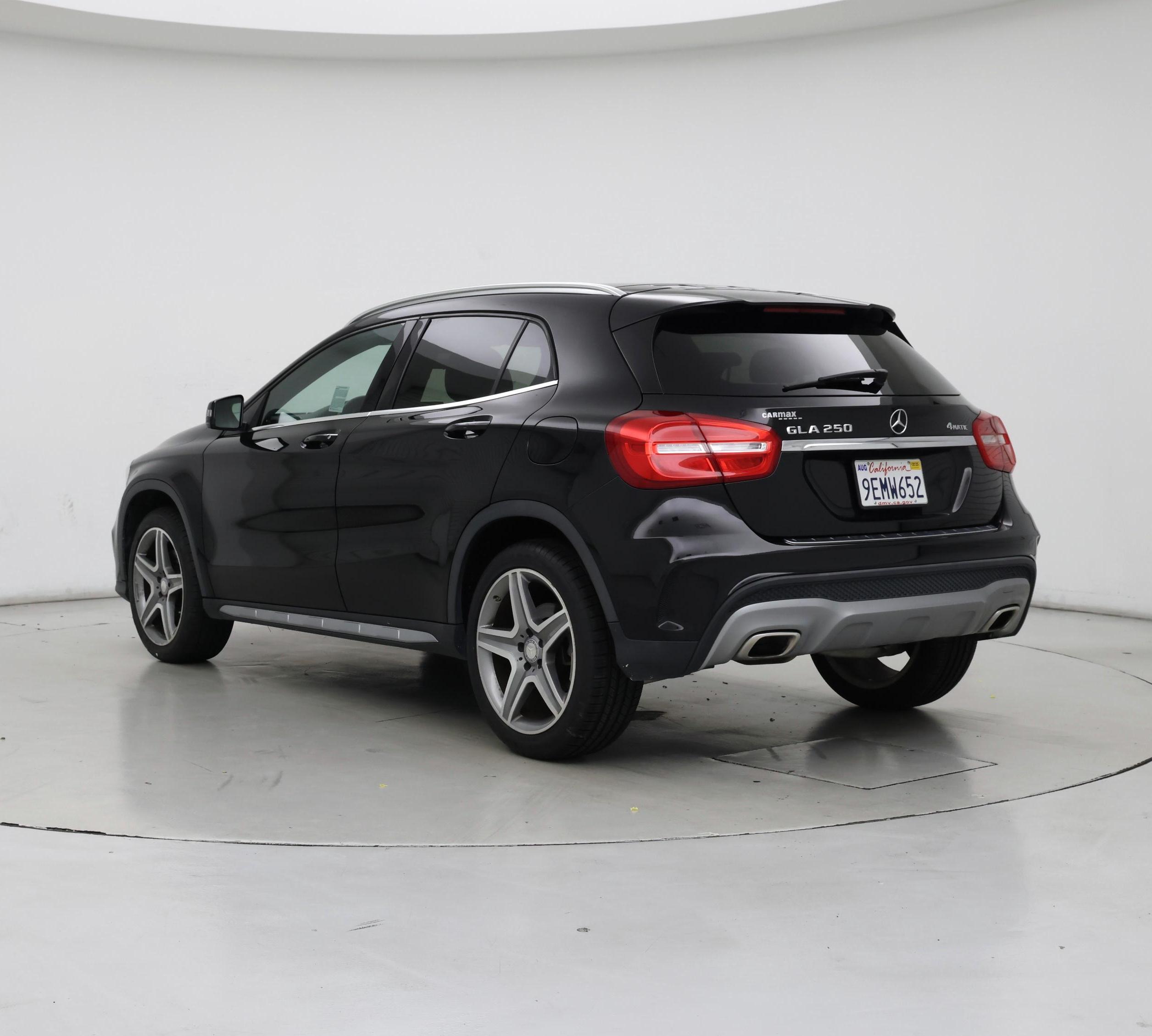 Thumbnail: 2016 Mercedes-Benz GLA - 2
