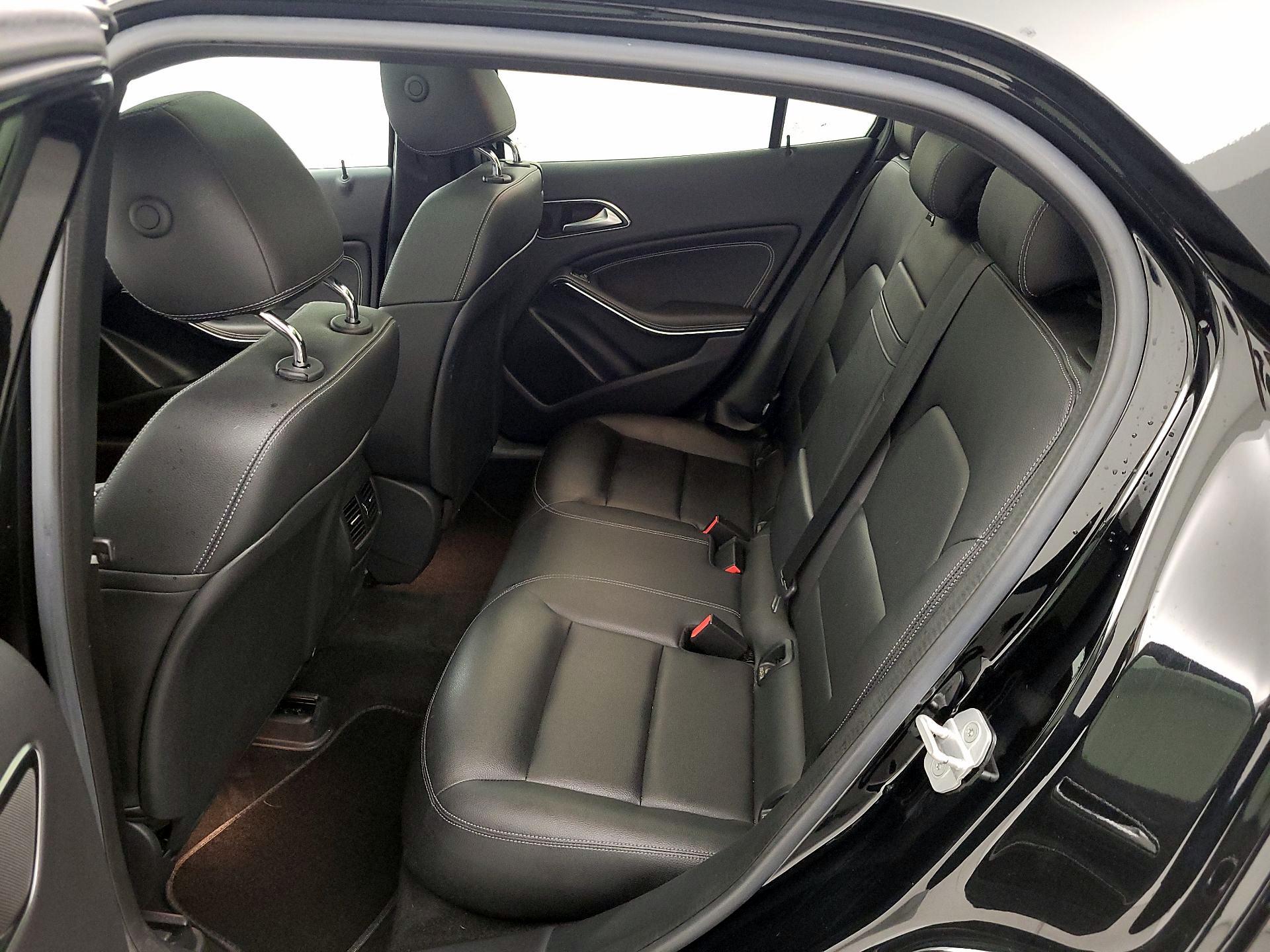 Thumbnail: 2016 Mercedes-Benz GLA - 19