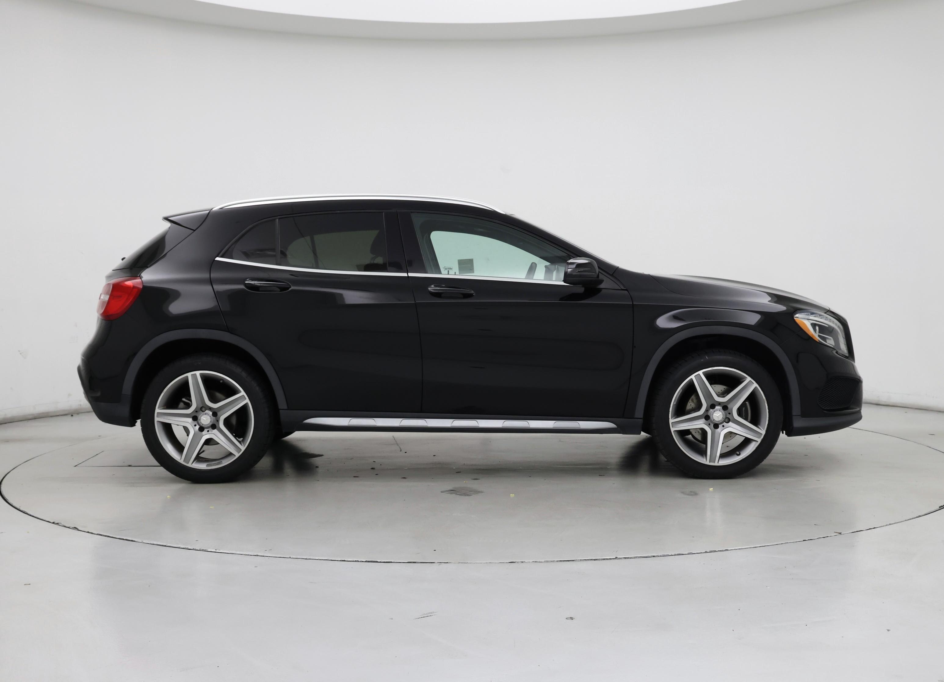 Thumbnail: 2016 Mercedes-Benz GLA - 7