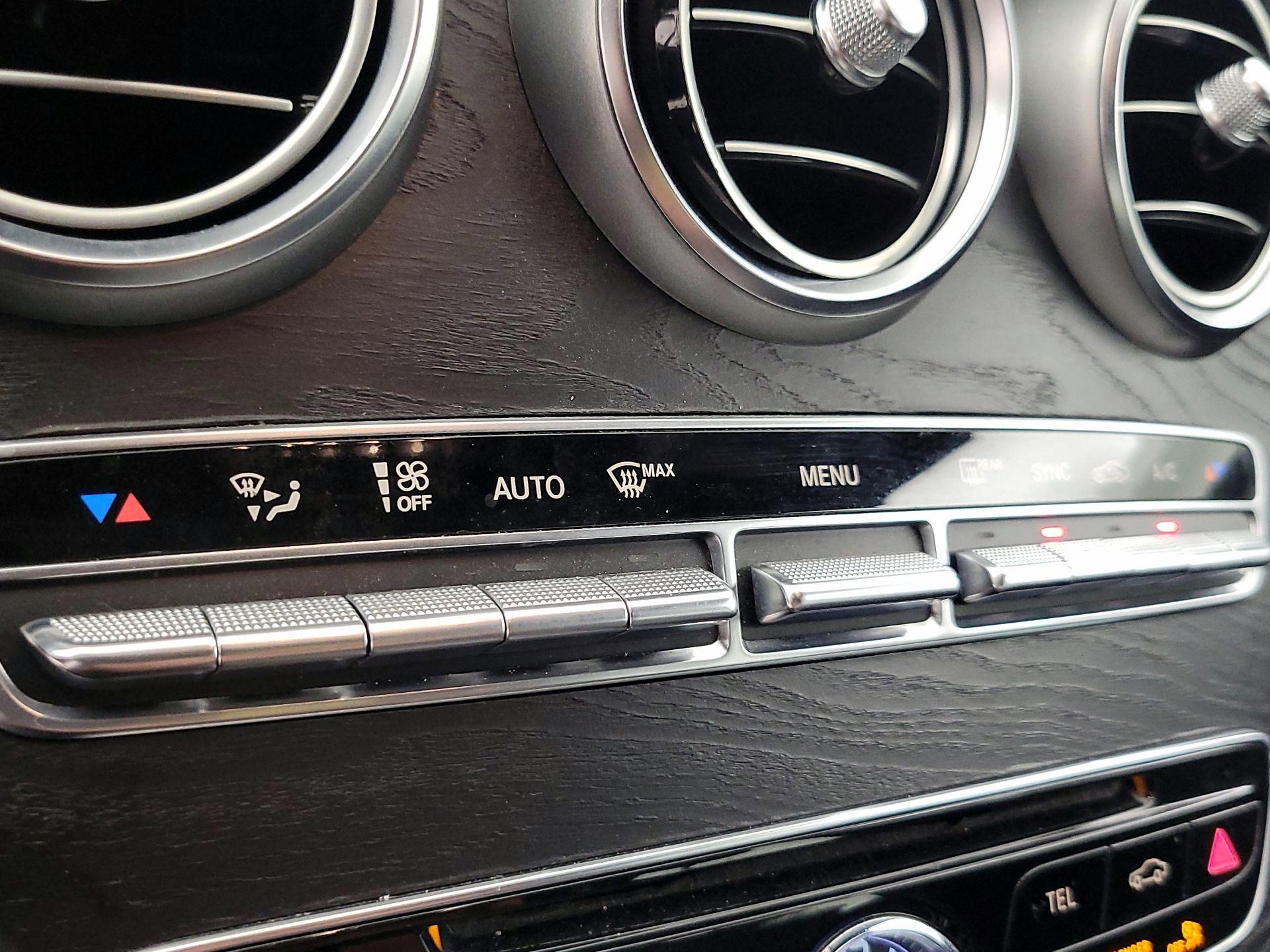 Thumbnail: 2016 Mercedes-Benz C-Class - 17