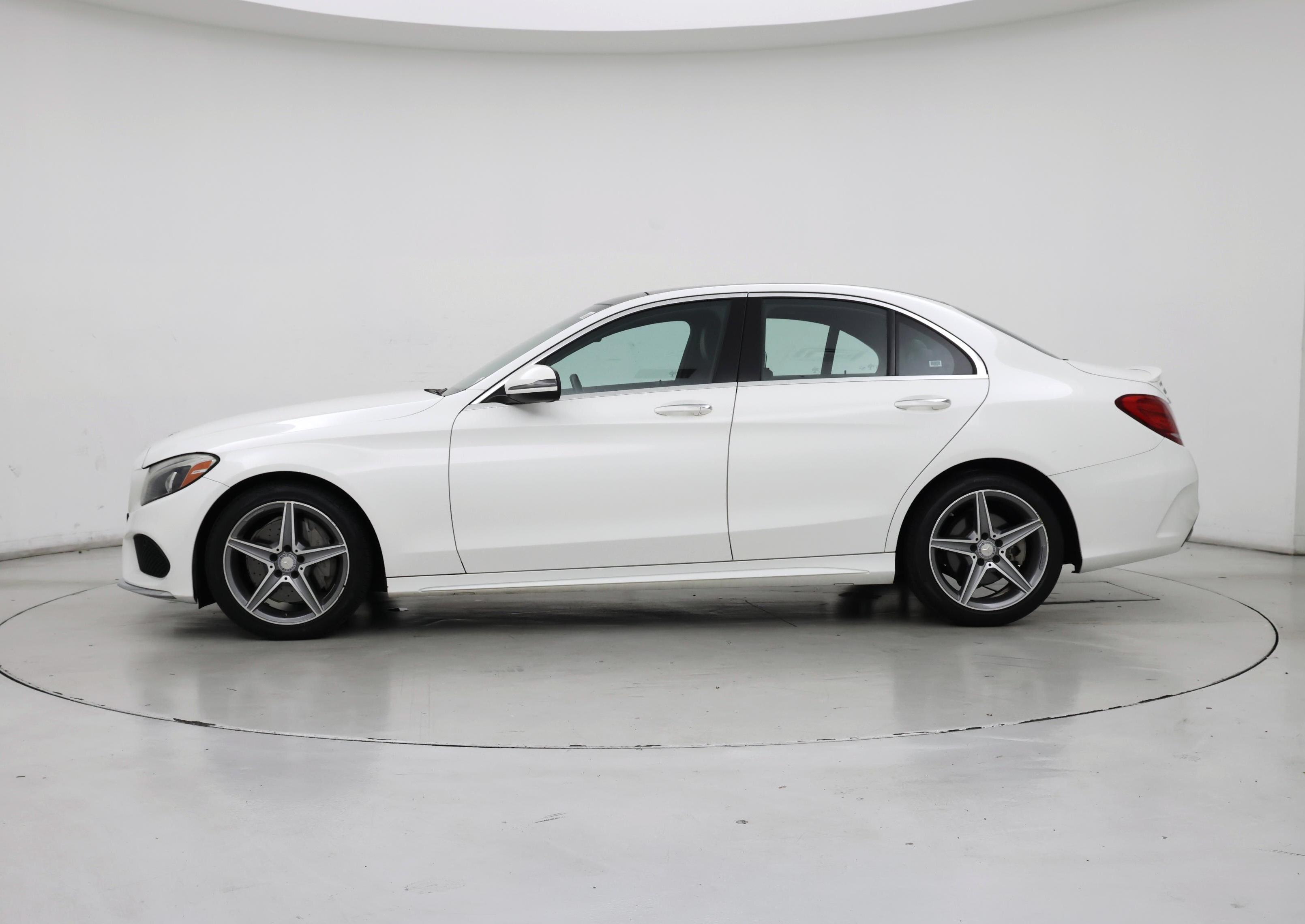 Thumbnail: 2016 Mercedes-Benz C-Class - 3