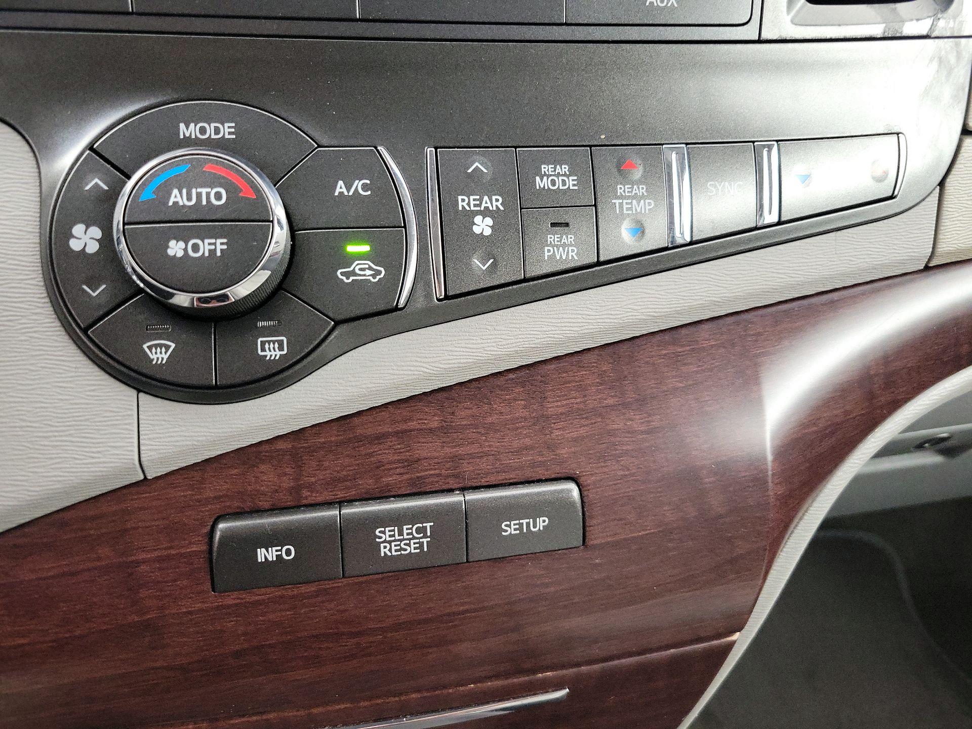 Thumbnail: 2013 Toyota Sienna - 16