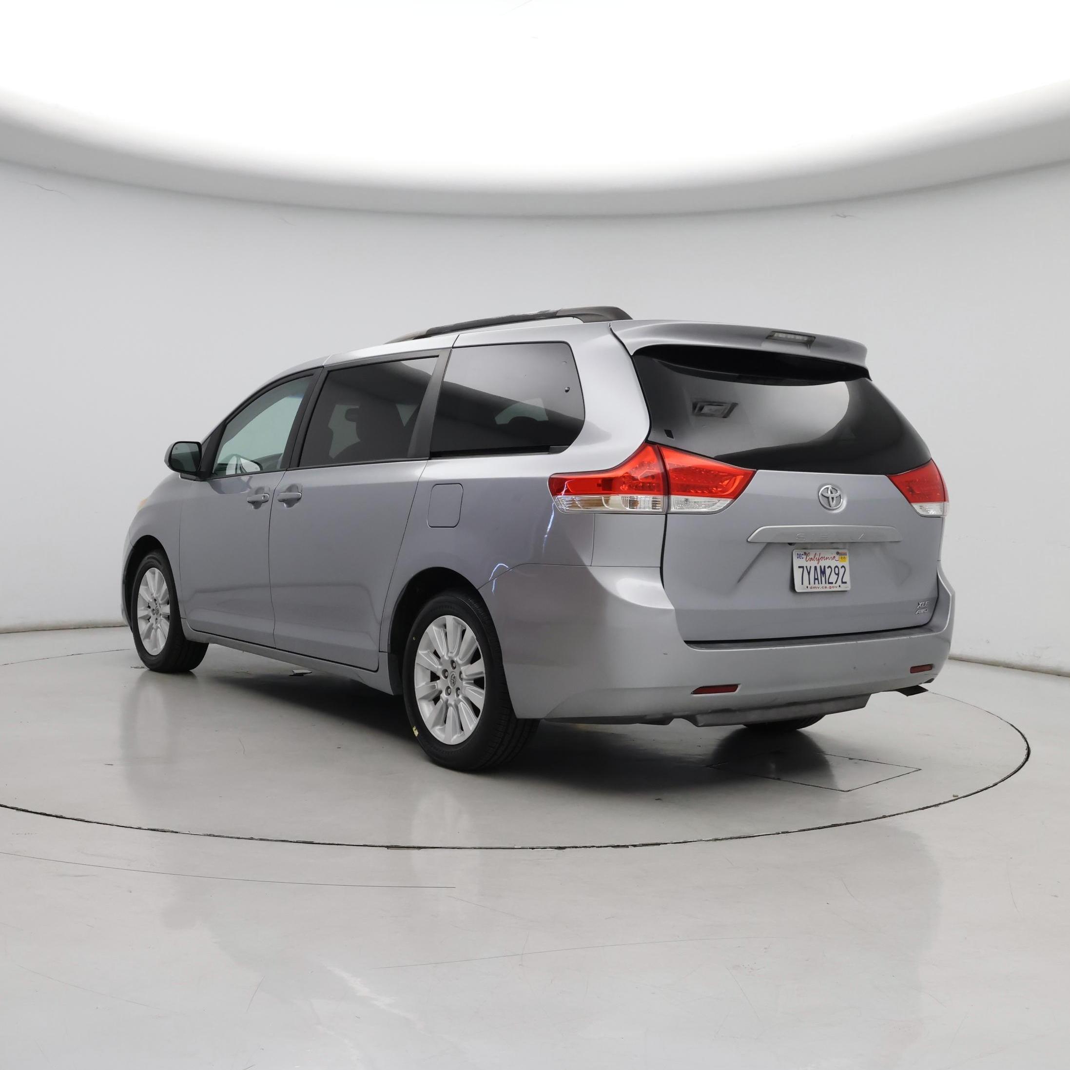 Thumbnail: 2013 Toyota Sienna - 2