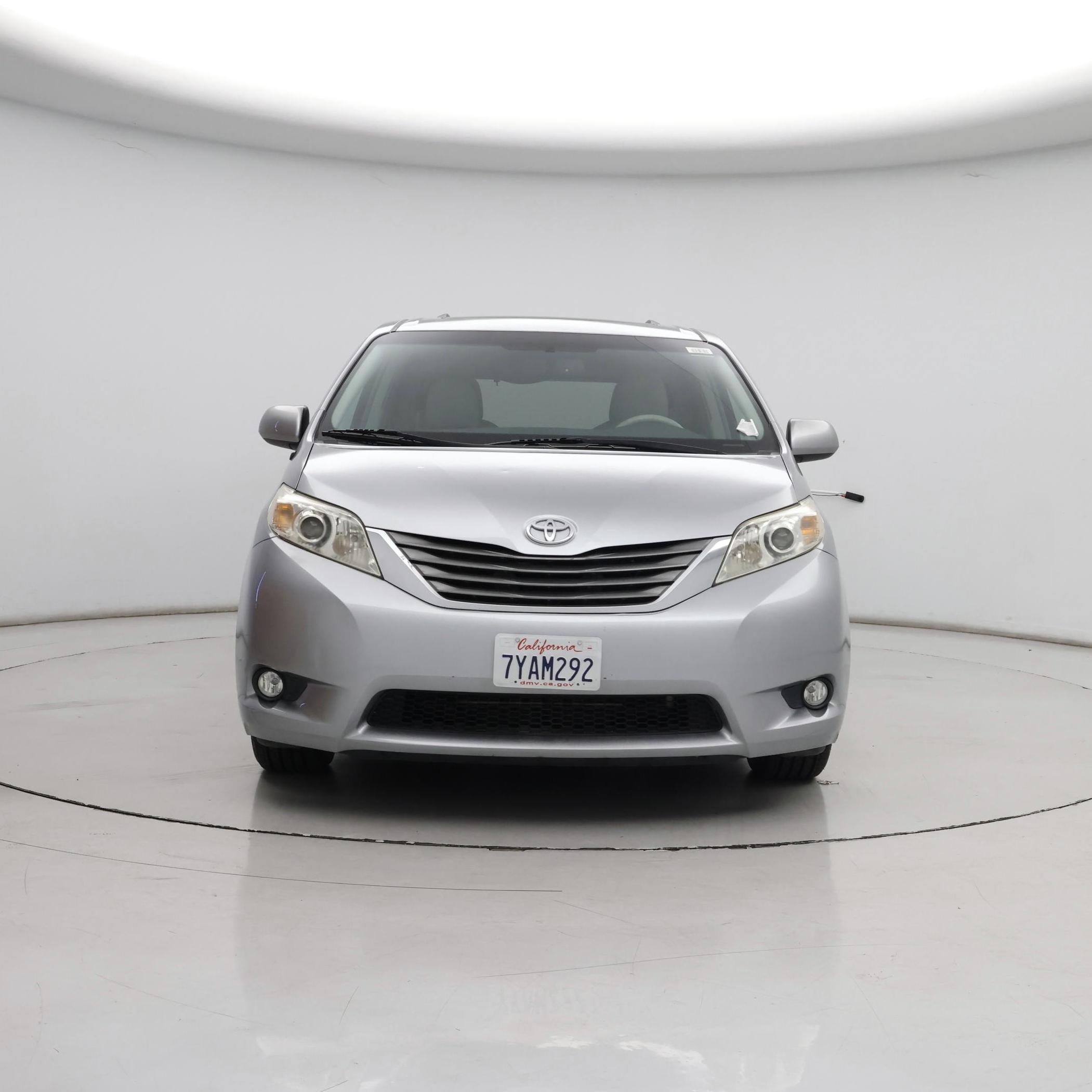 Thumbnail: 2013 Toyota Sienna - 5