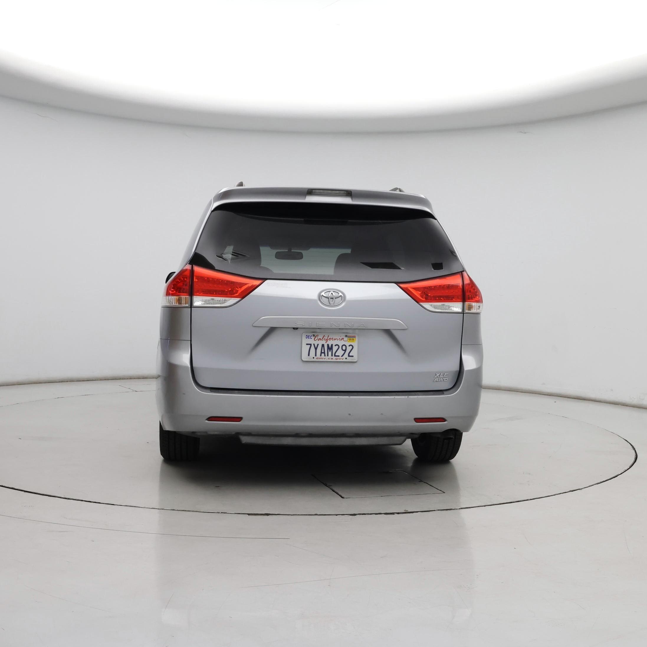 Thumbnail: 2013 Toyota Sienna - 6