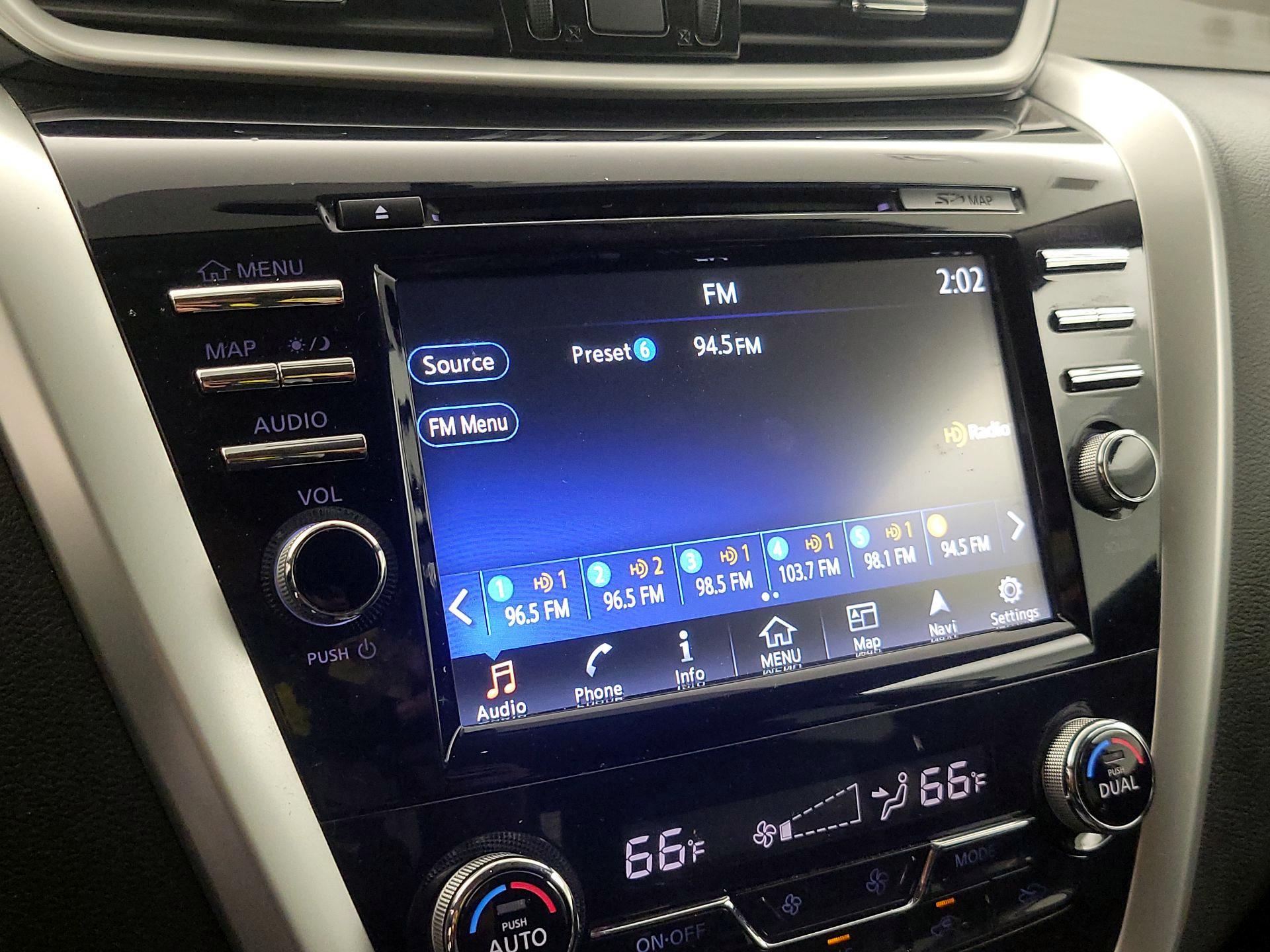 Thumbnail: 2015 Nissan Murano - 16