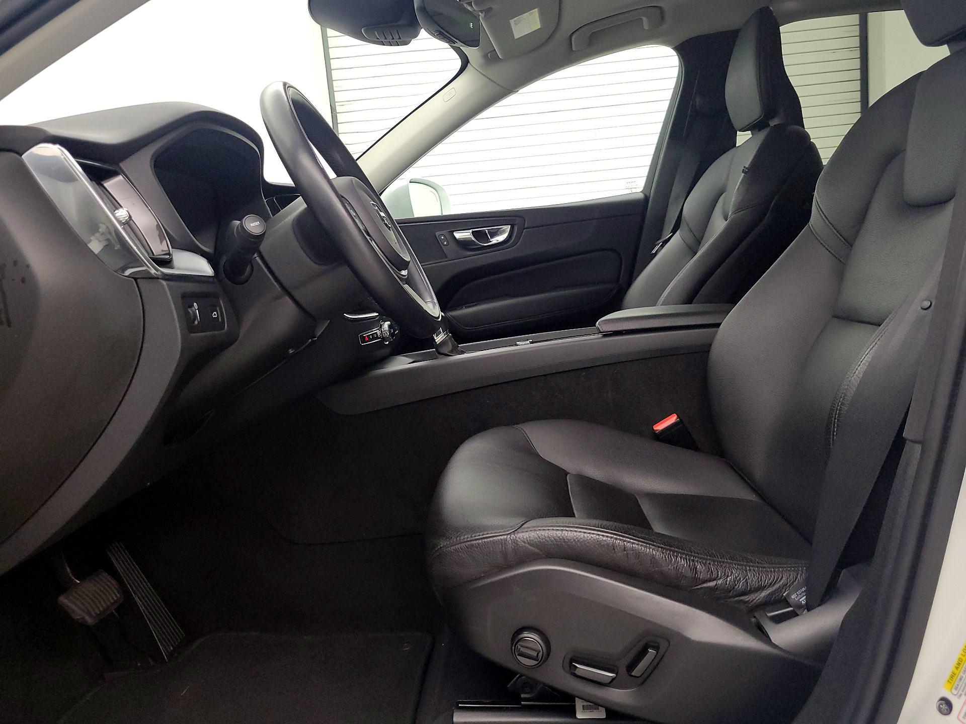 Thumbnail: 2019 Volvo XC60 - 11