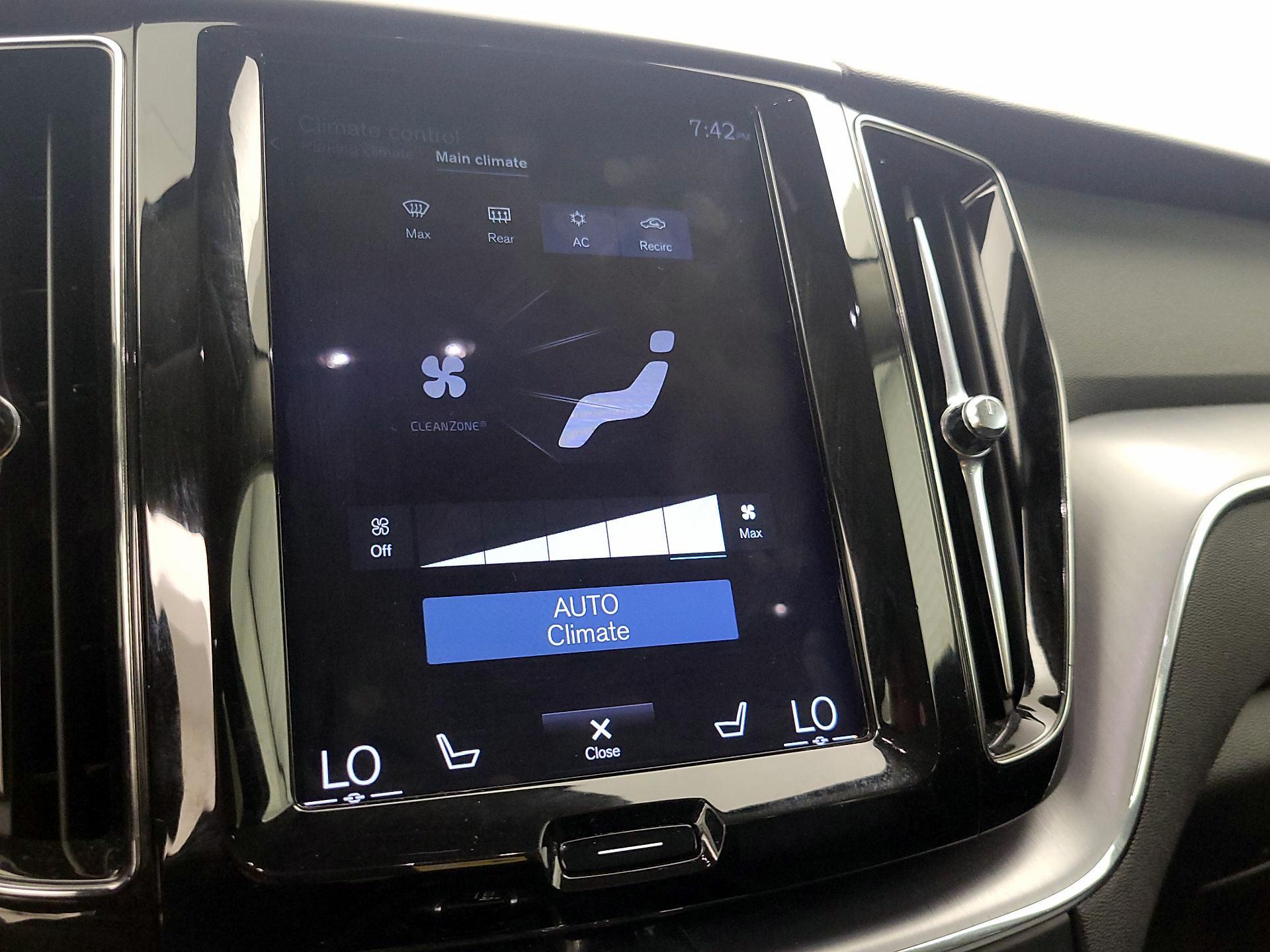 Thumbnail: 2019 Volvo XC60 - 17