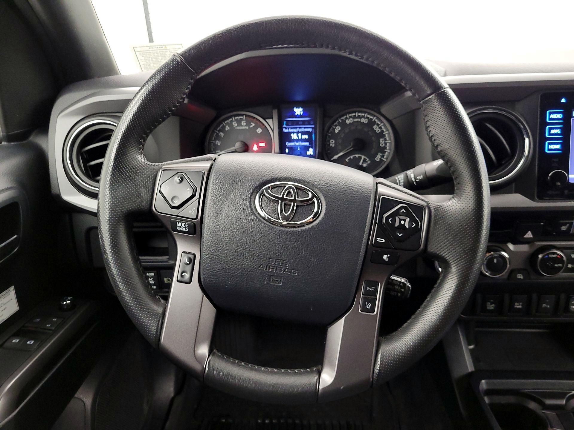 Thumbnail: 2018 Toyota Tacoma - 10
