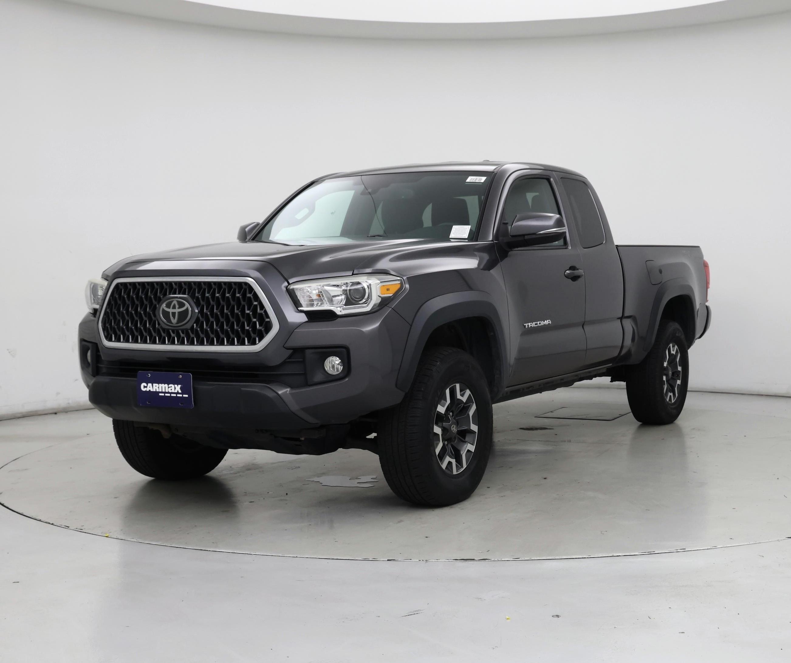 Thumbnail: 2018 Toyota Tacoma - 4
