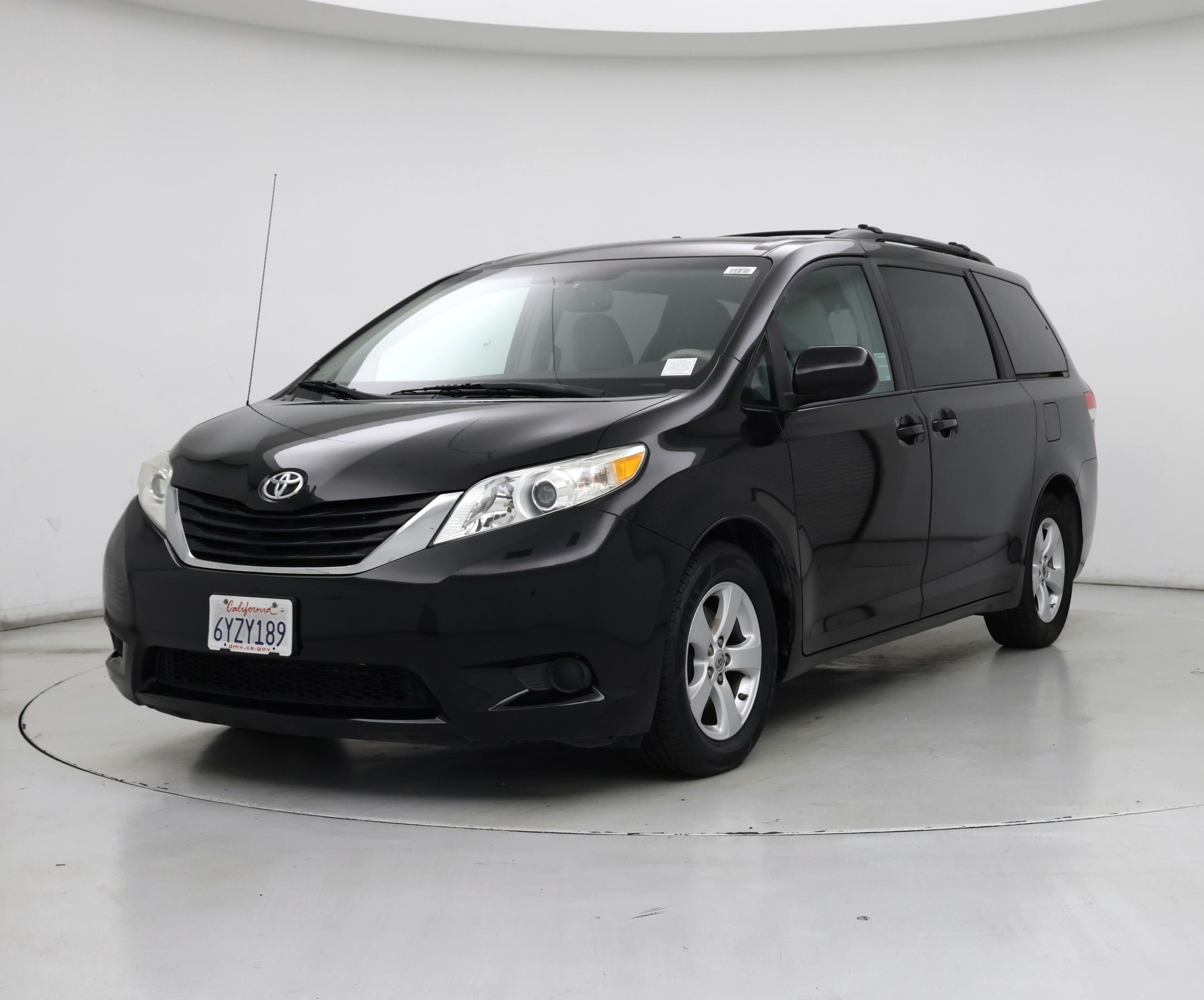 Thumbnail: 2013 Toyota Sienna - 4