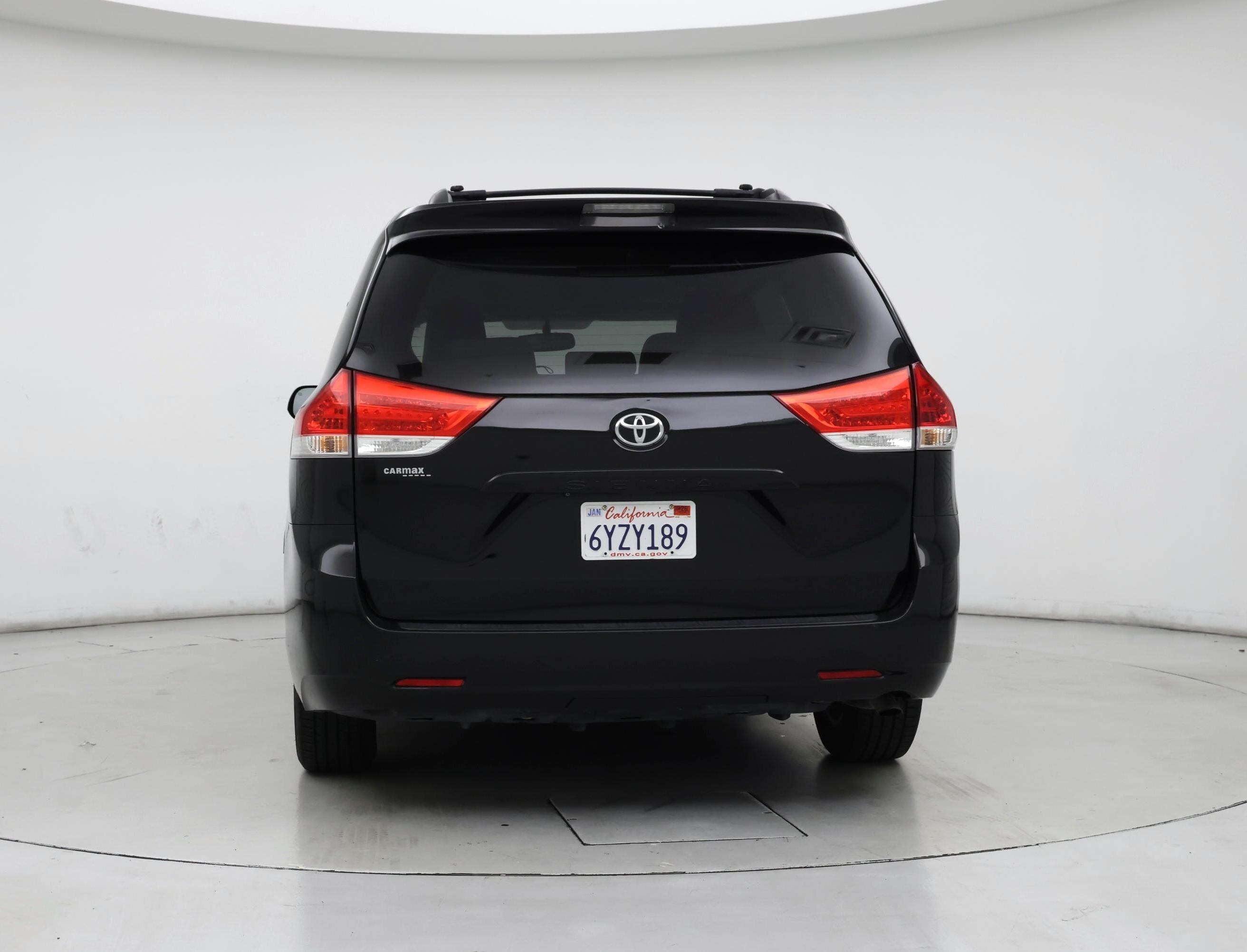 Thumbnail: 2013 Toyota Sienna - 6