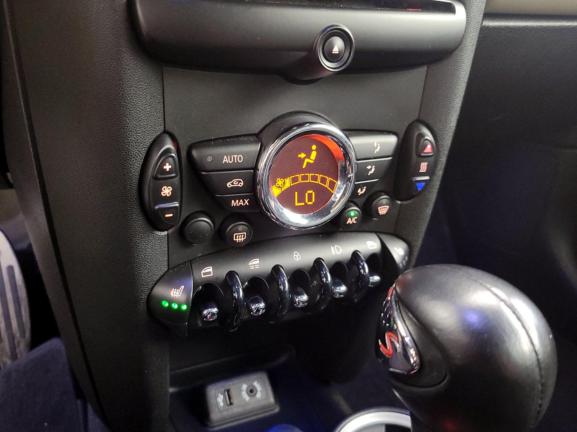 Thumbnail: 2014 MINI Cooper - 14