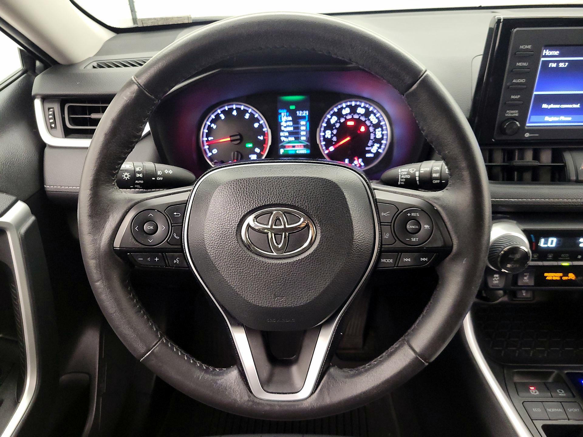 Thumbnail: 2021 Toyota RAV4 - 10