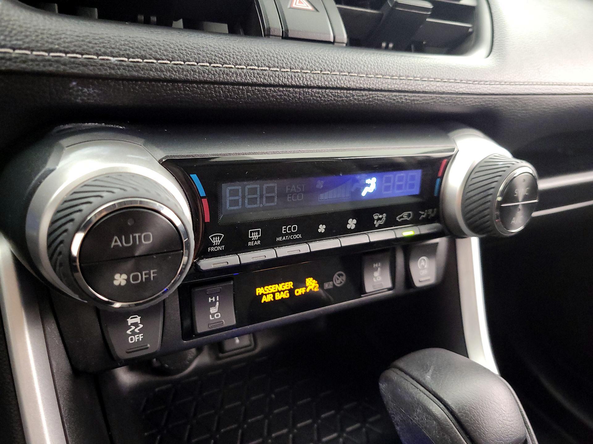 Thumbnail: 2021 Toyota RAV4 - 16