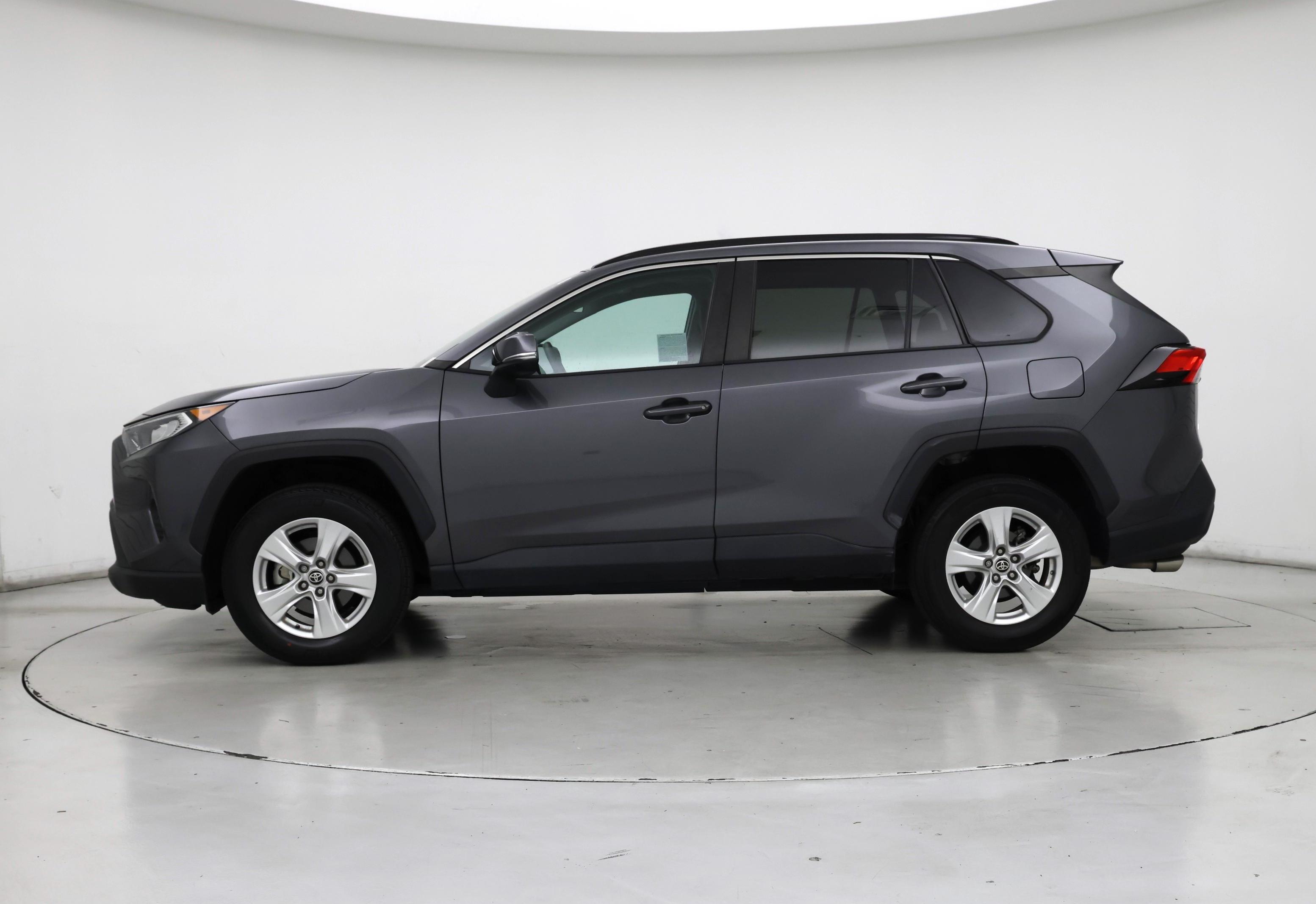 Thumbnail: 2021 Toyota RAV4 - 3
