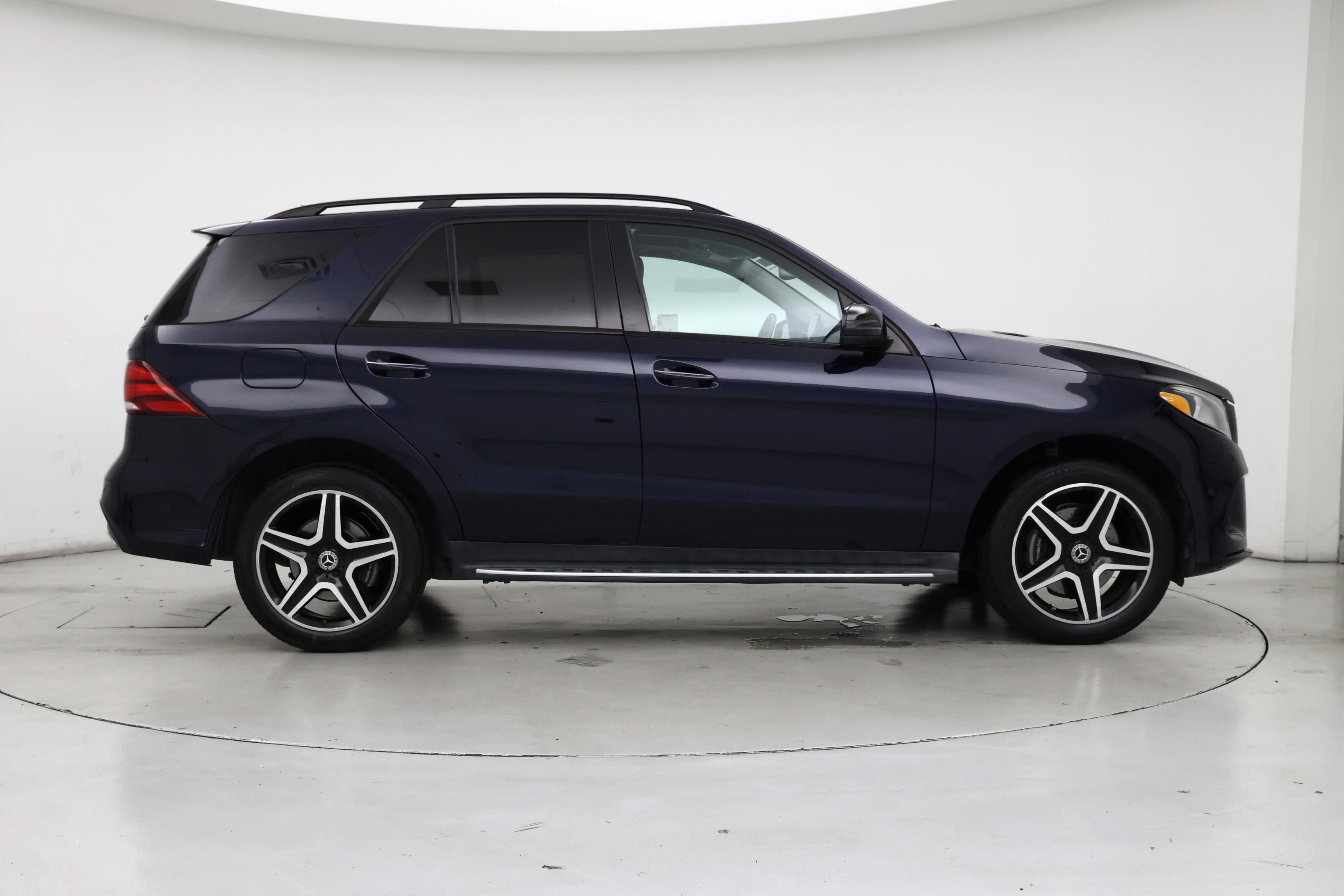 Thumbnail: 2017 Mercedes-Benz GLE - 7