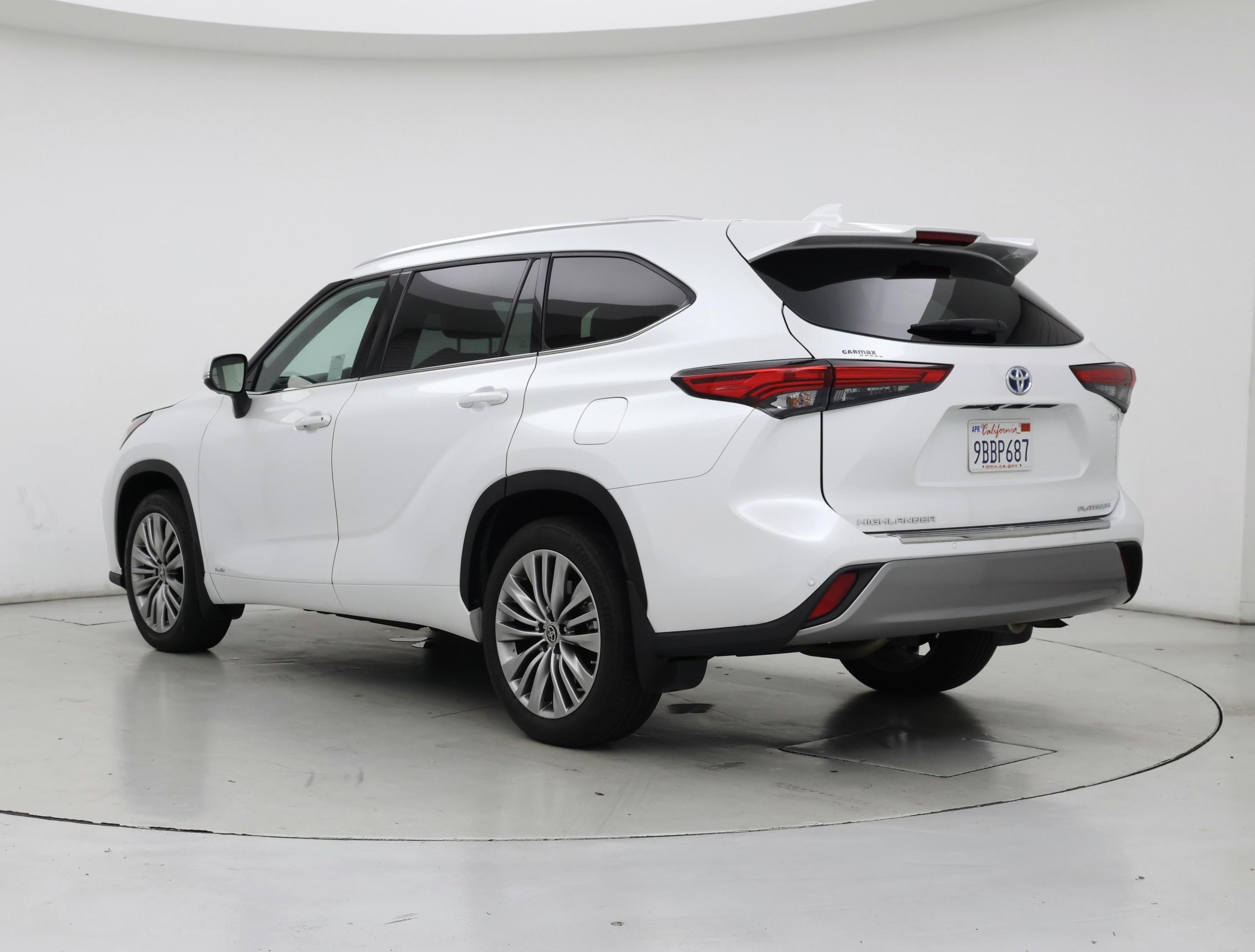 Thumbnail: 2022 Toyota Highlander - 2