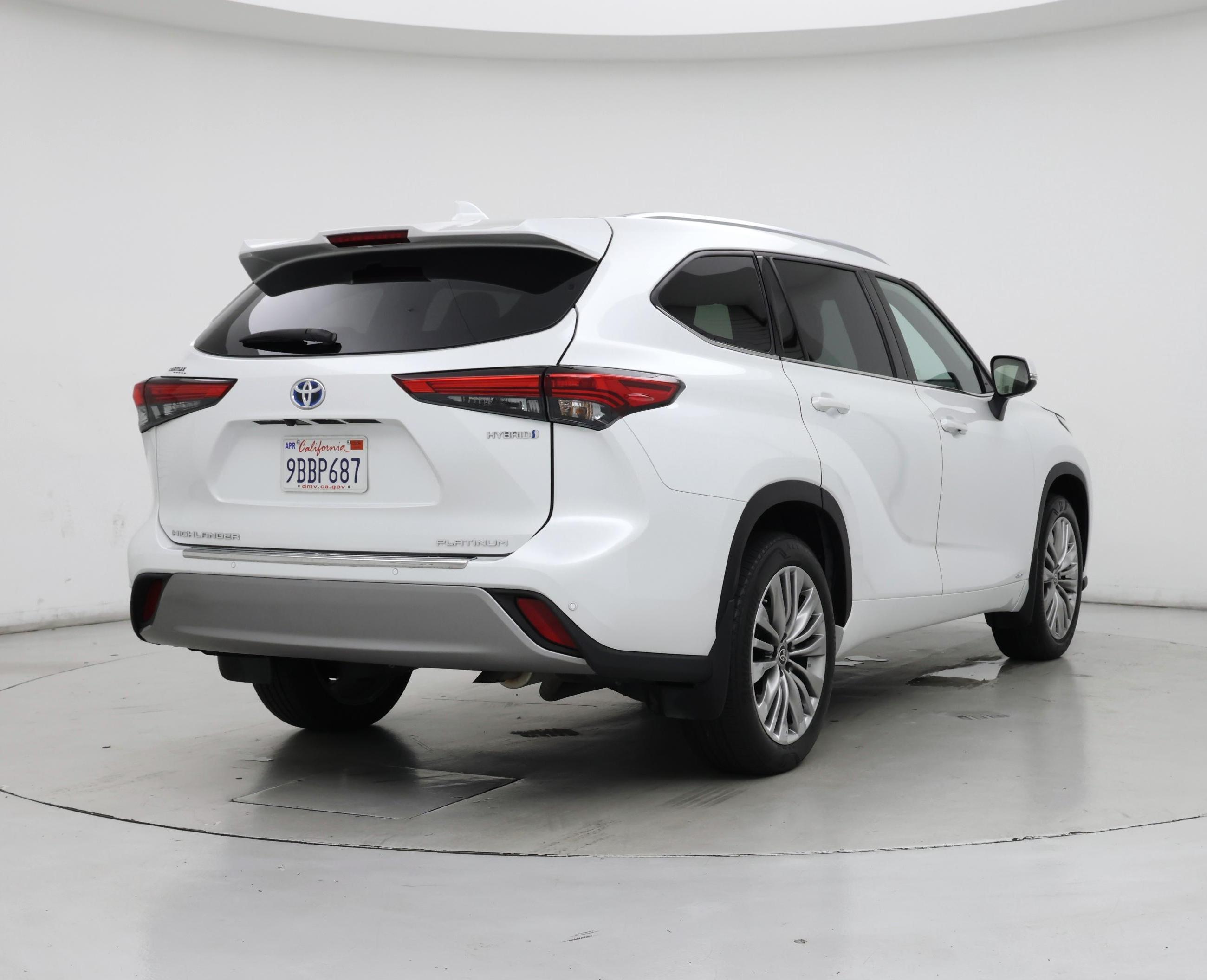 Thumbnail: 2022 Toyota Highlander - 8