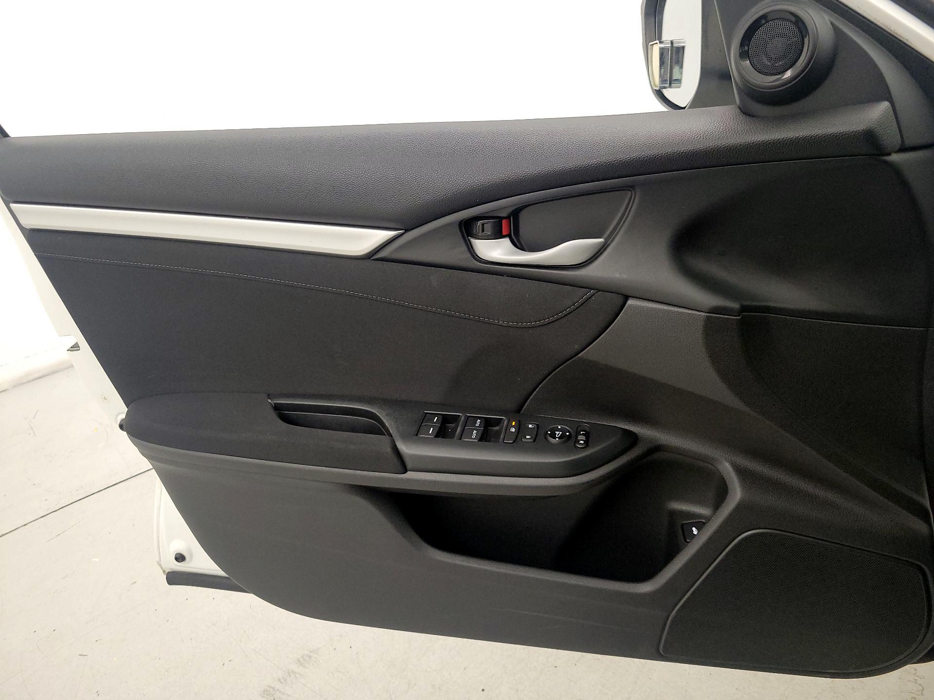 Thumbnail: 2016 Honda Civic - 12