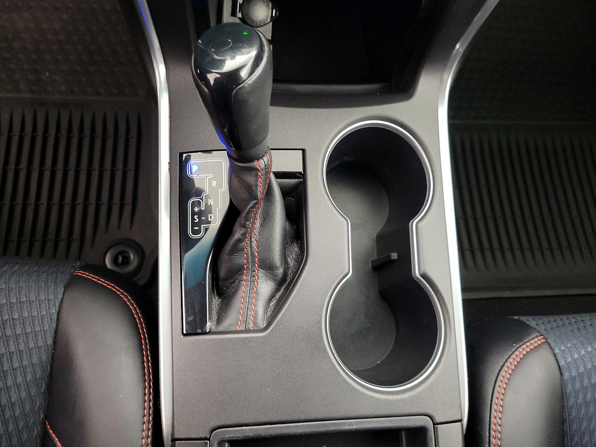 Thumbnail: 2015 Toyota Camry - 17