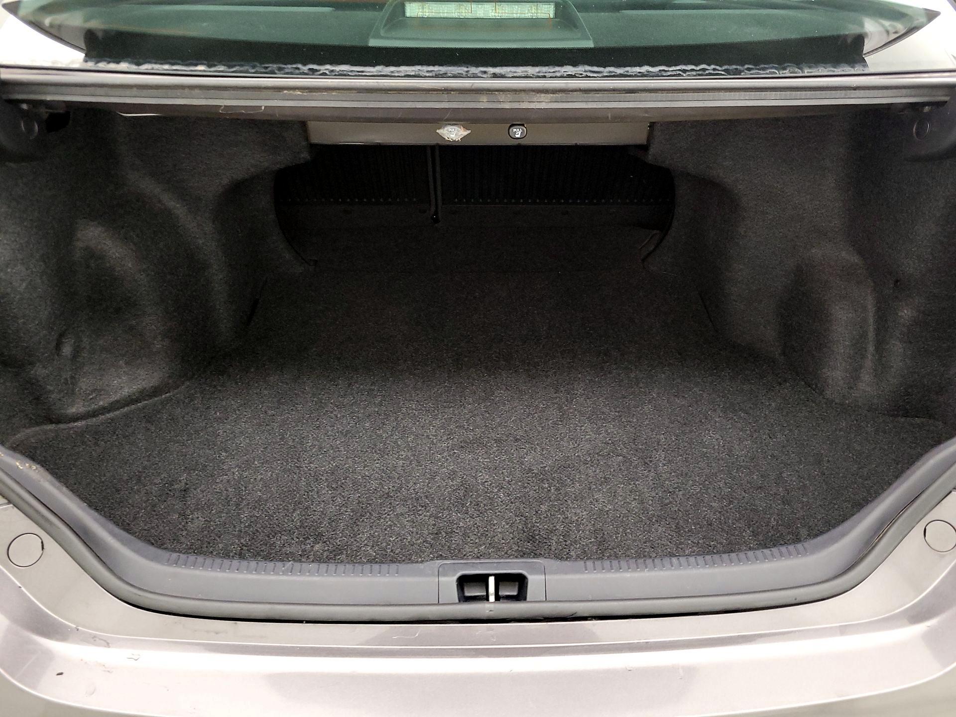Thumbnail: 2015 Toyota Camry - 20