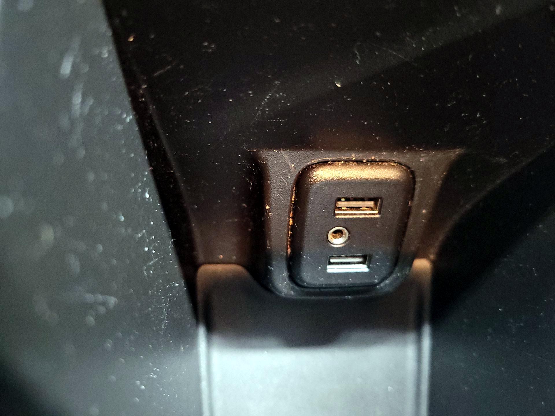 Thumbnail: 2021 Chevrolet Bolt EV - 18