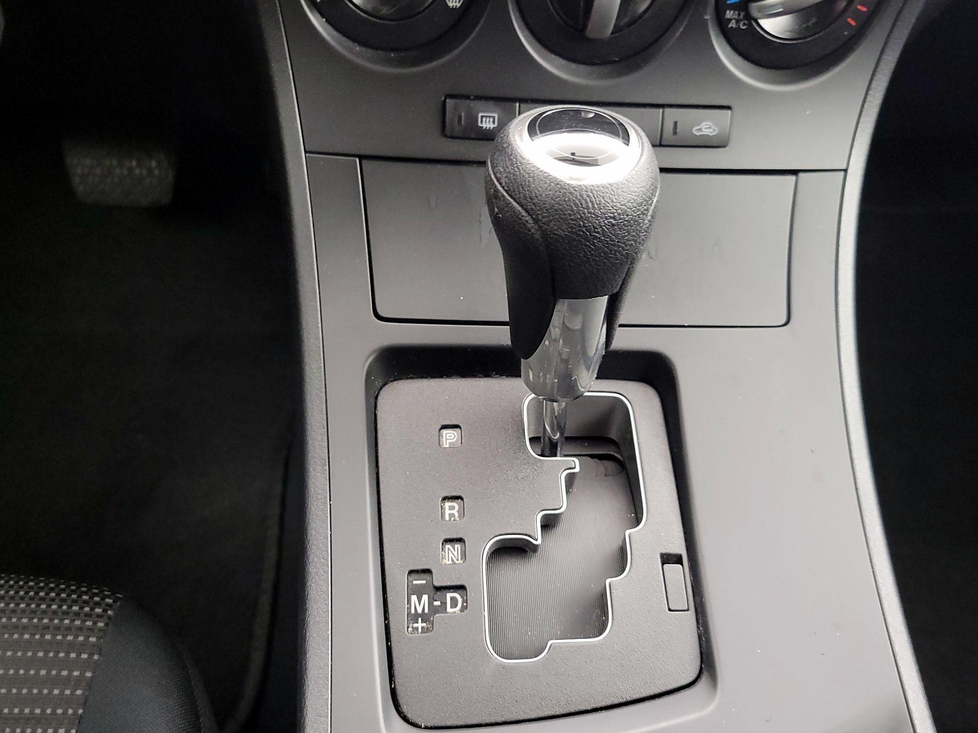 Thumbnail: 2013 Mazda Mazda3 - 16