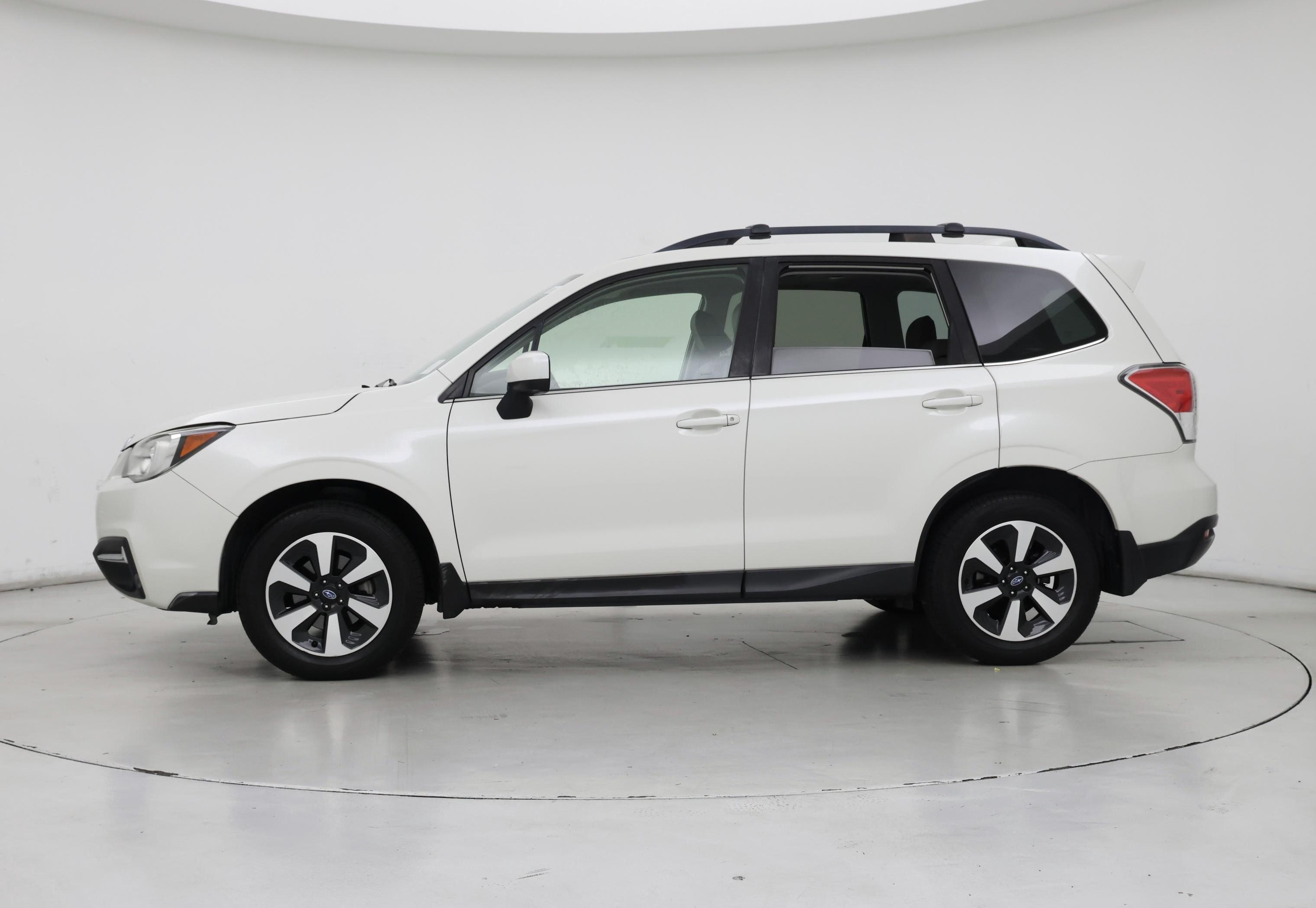 Thumbnail: 2017 Subaru Forester - 3