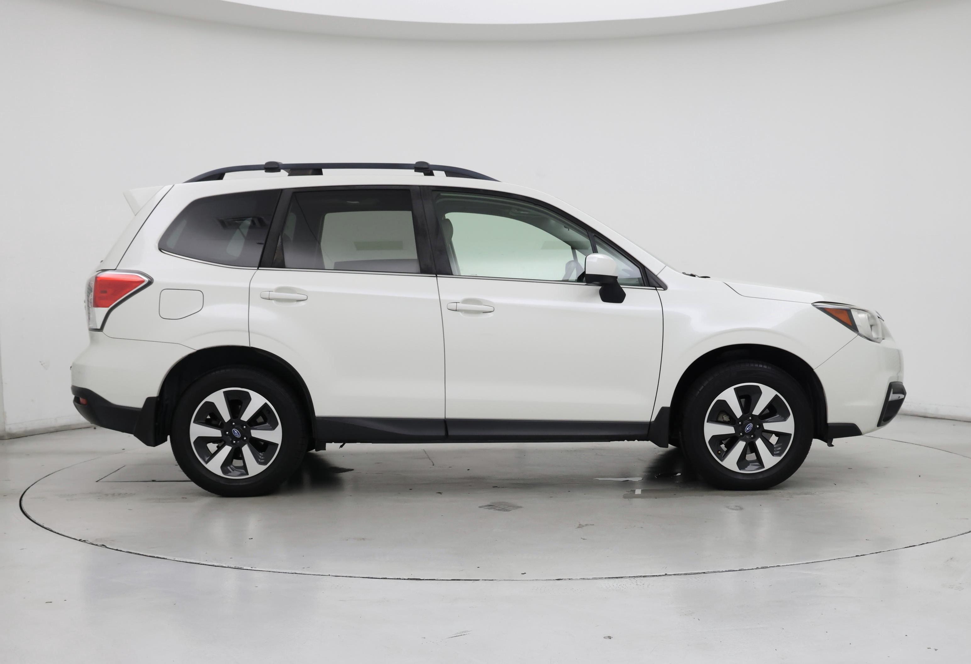 Thumbnail: 2017 Subaru Forester - 7