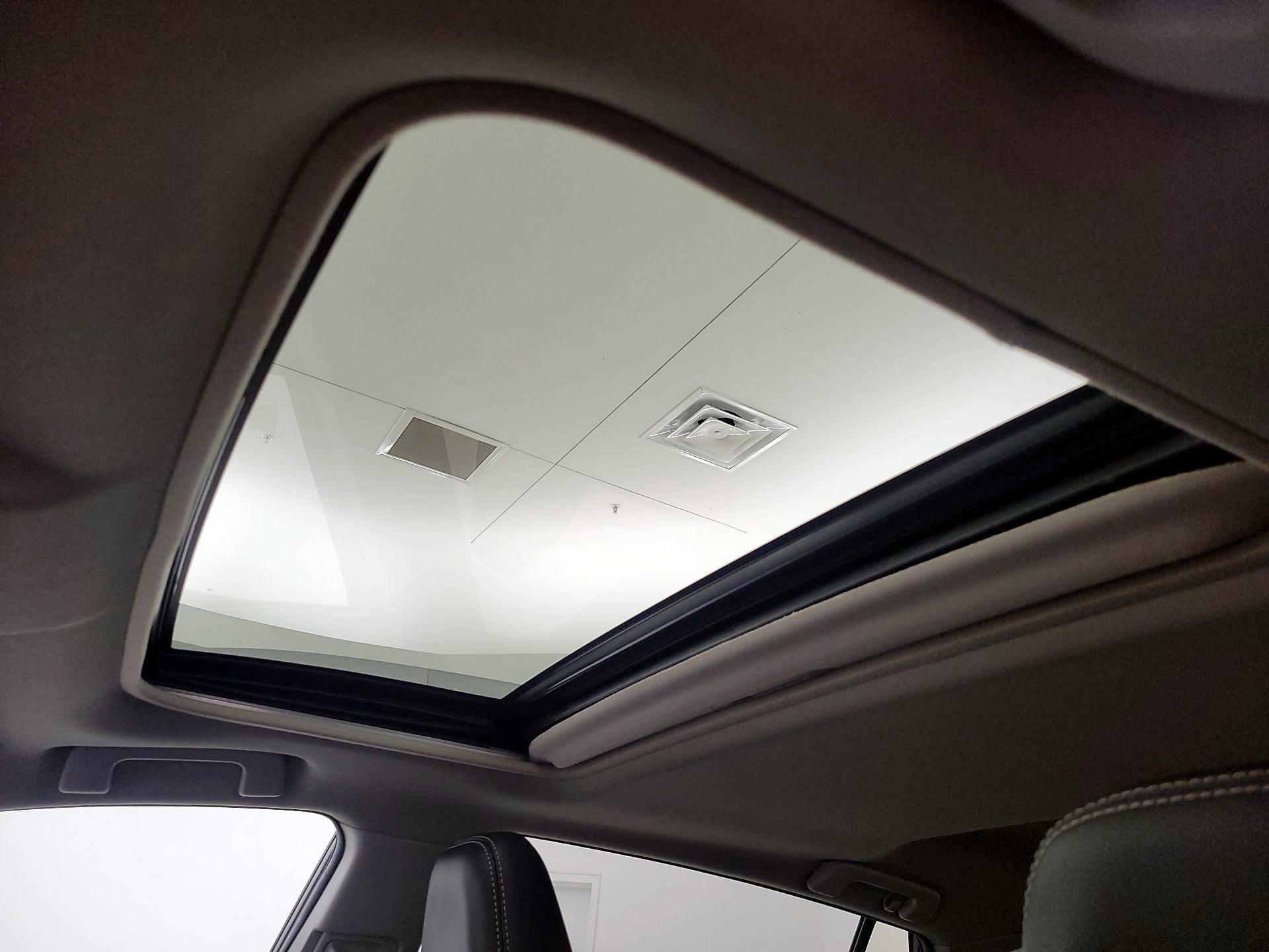 Thumbnail: 2015 Toyota RAV4 - 20