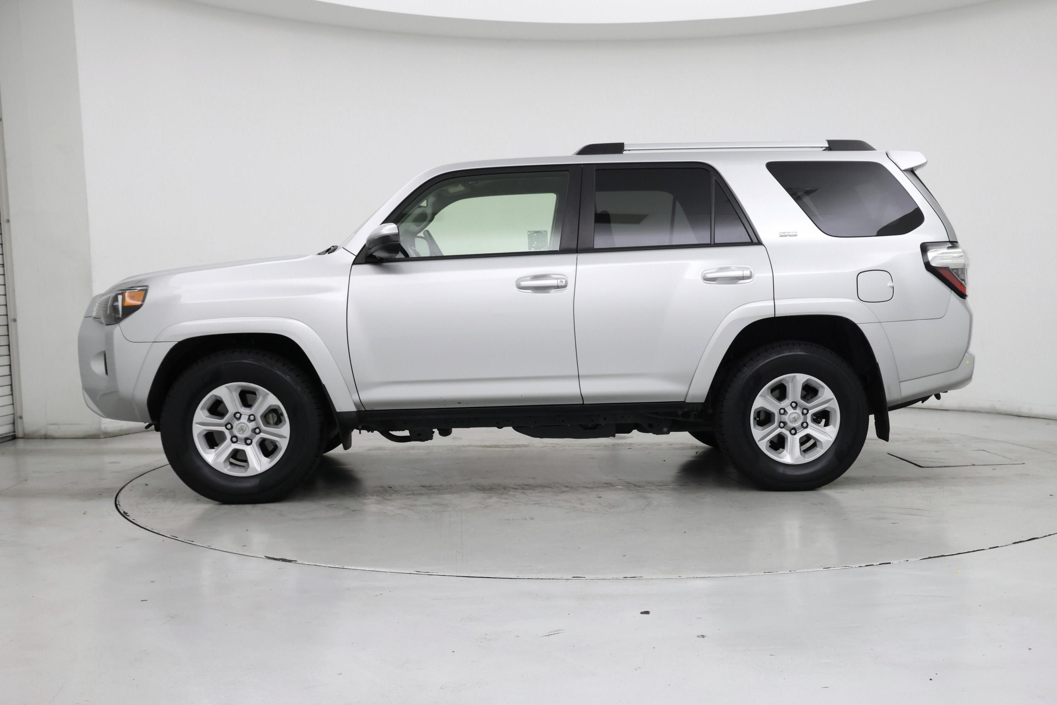 Thumbnail: 2022 Toyota 4Runner - 3