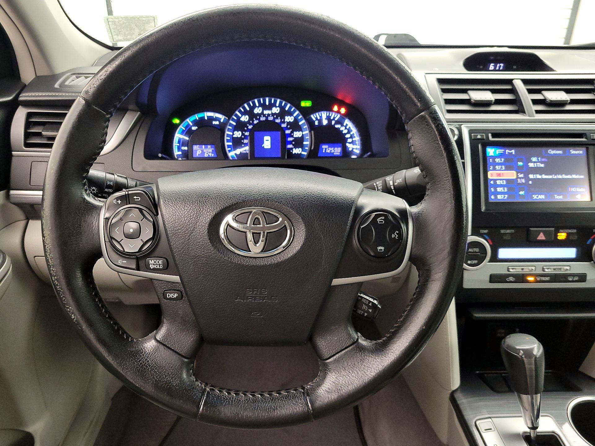 Thumbnail: 2013 Toyota Camry - 10