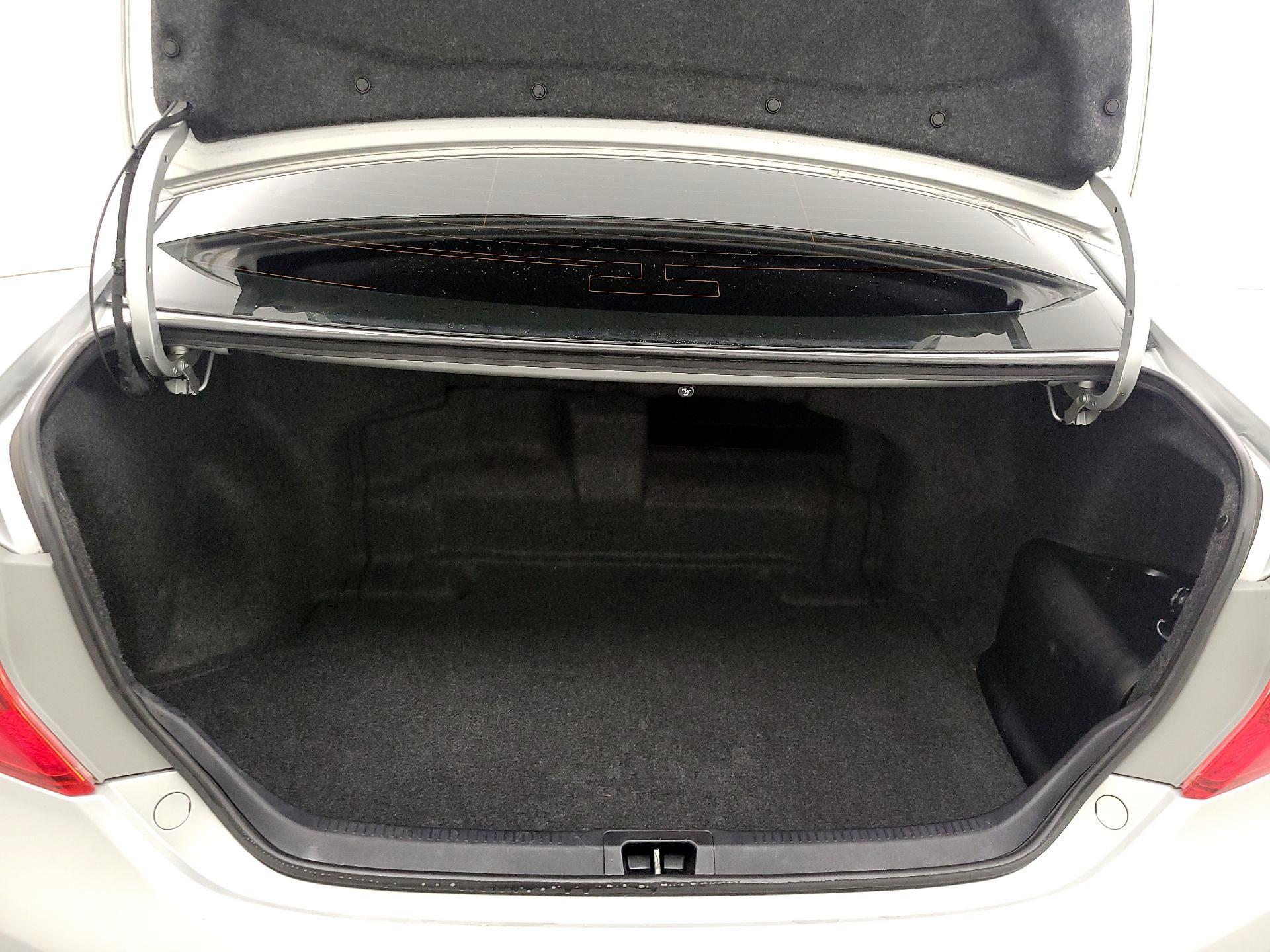 Thumbnail: 2013 Toyota Camry - 18