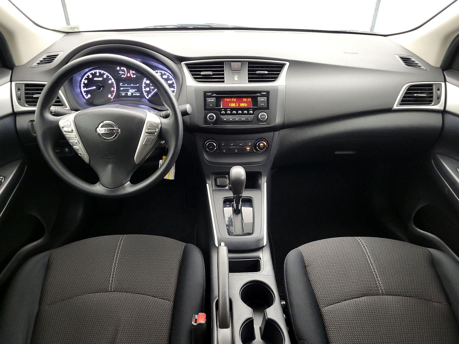Thumbnail: 2016 Nissan Sentra - 9