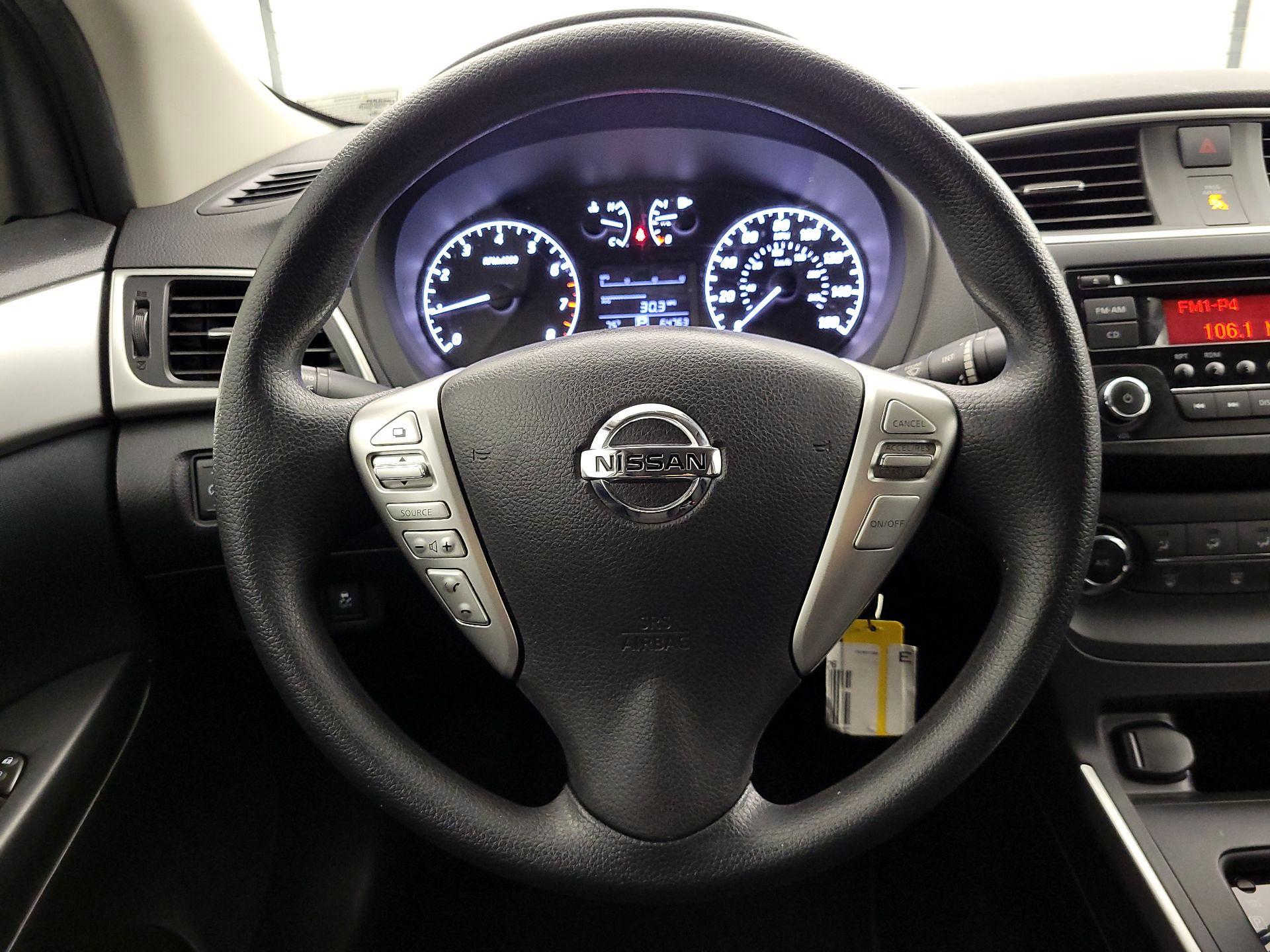 Thumbnail: 2016 Nissan Sentra - 10