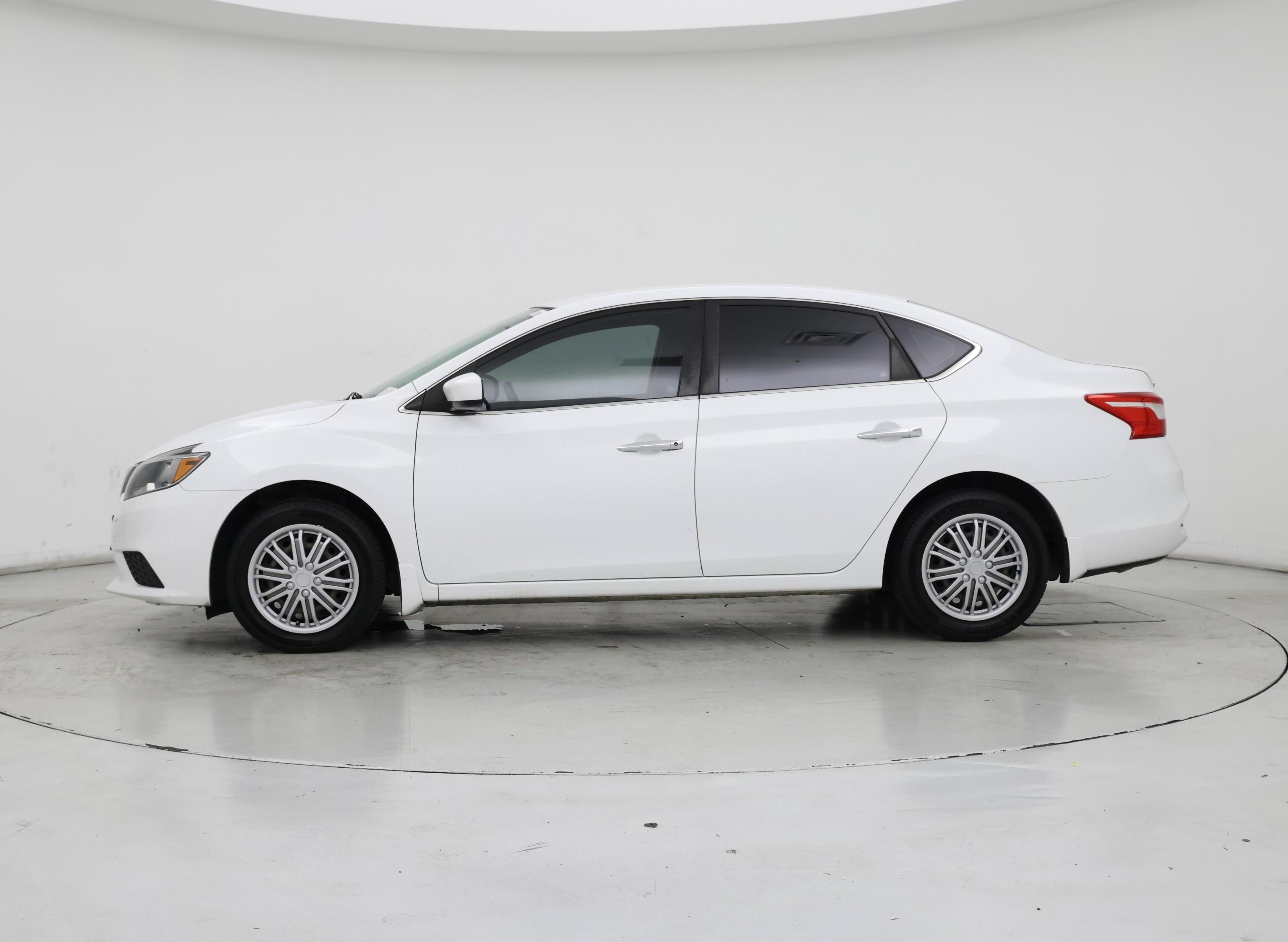 Thumbnail: 2016 Nissan Sentra - 3